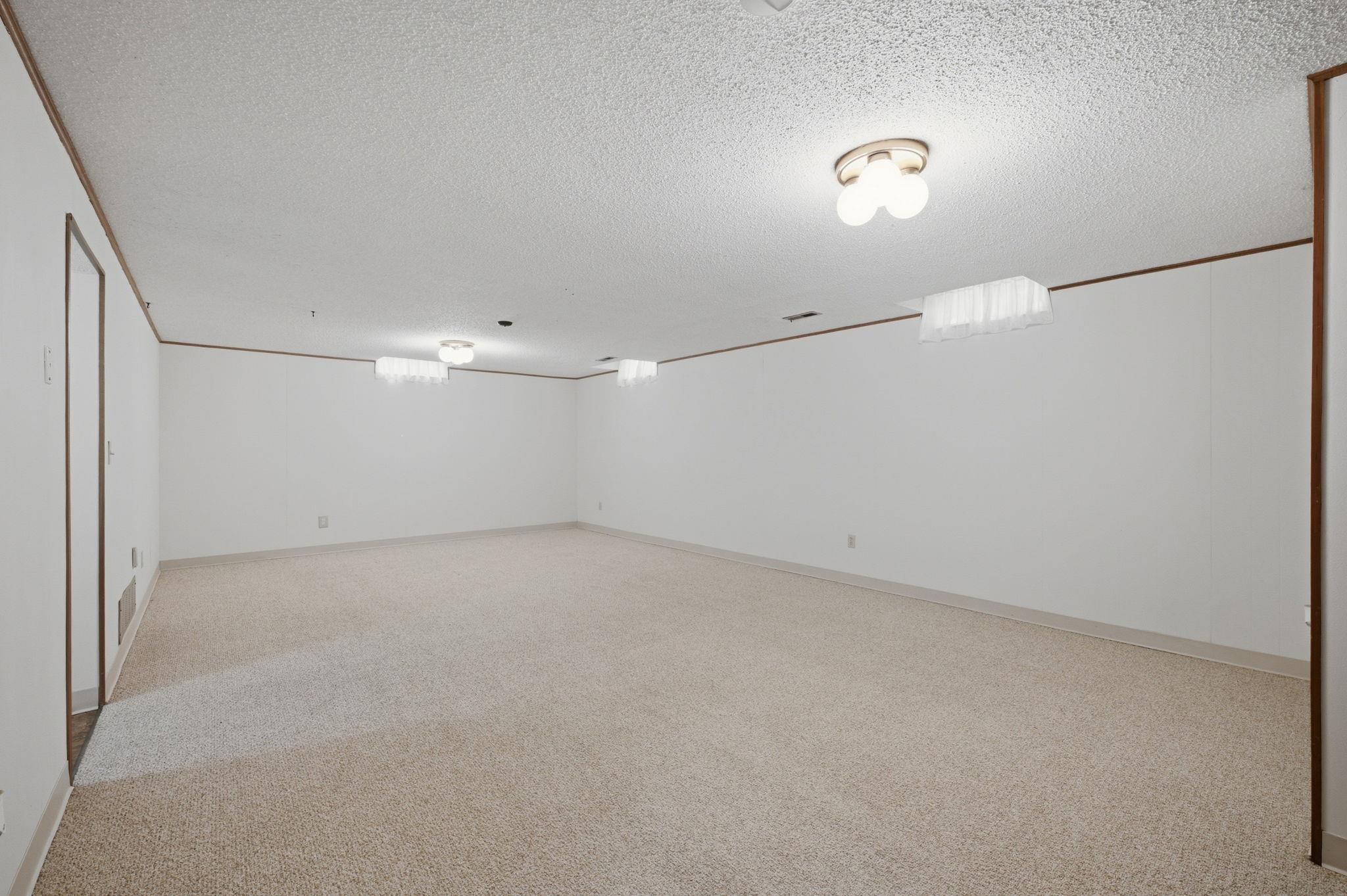 1135 N Patrick Henry St Property Photo 18