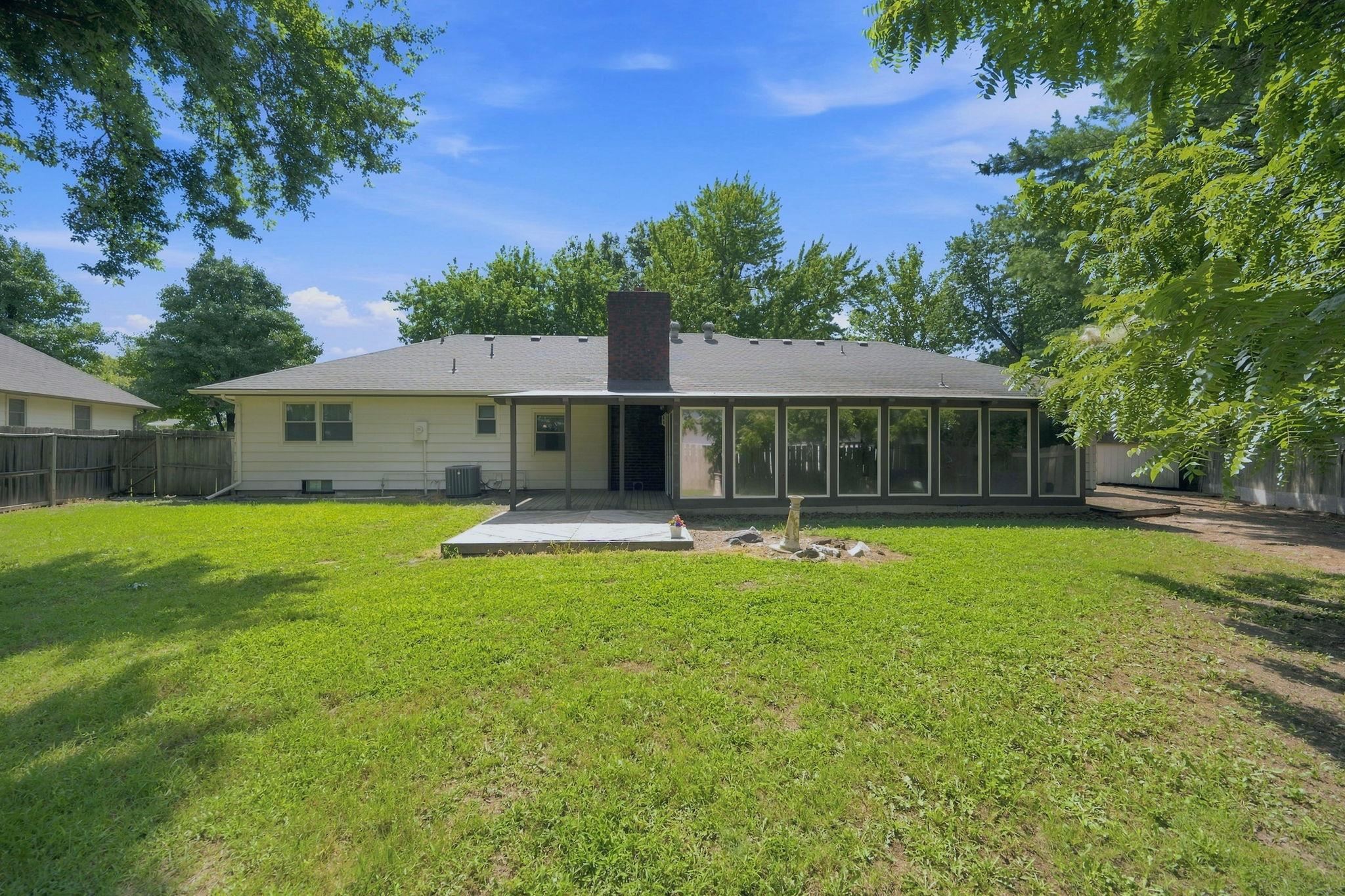 1135 N Patrick Henry St Property Photo 24