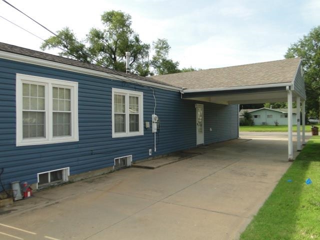 408 E Jones St. Property Photo 4