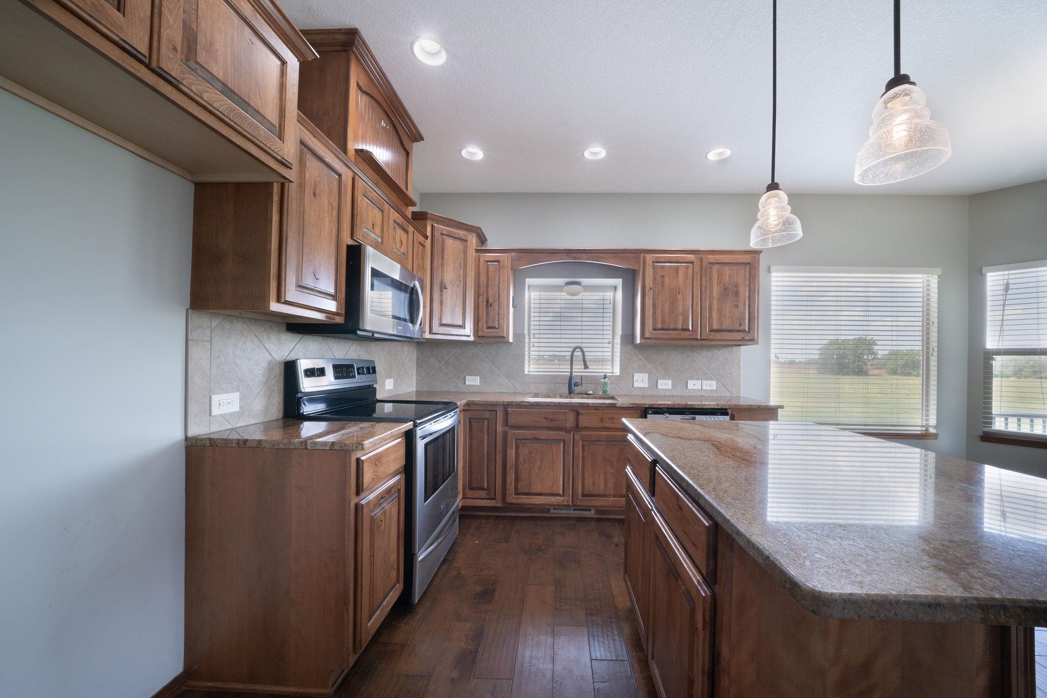 1245 N Countrywalk St Property Photo 11
