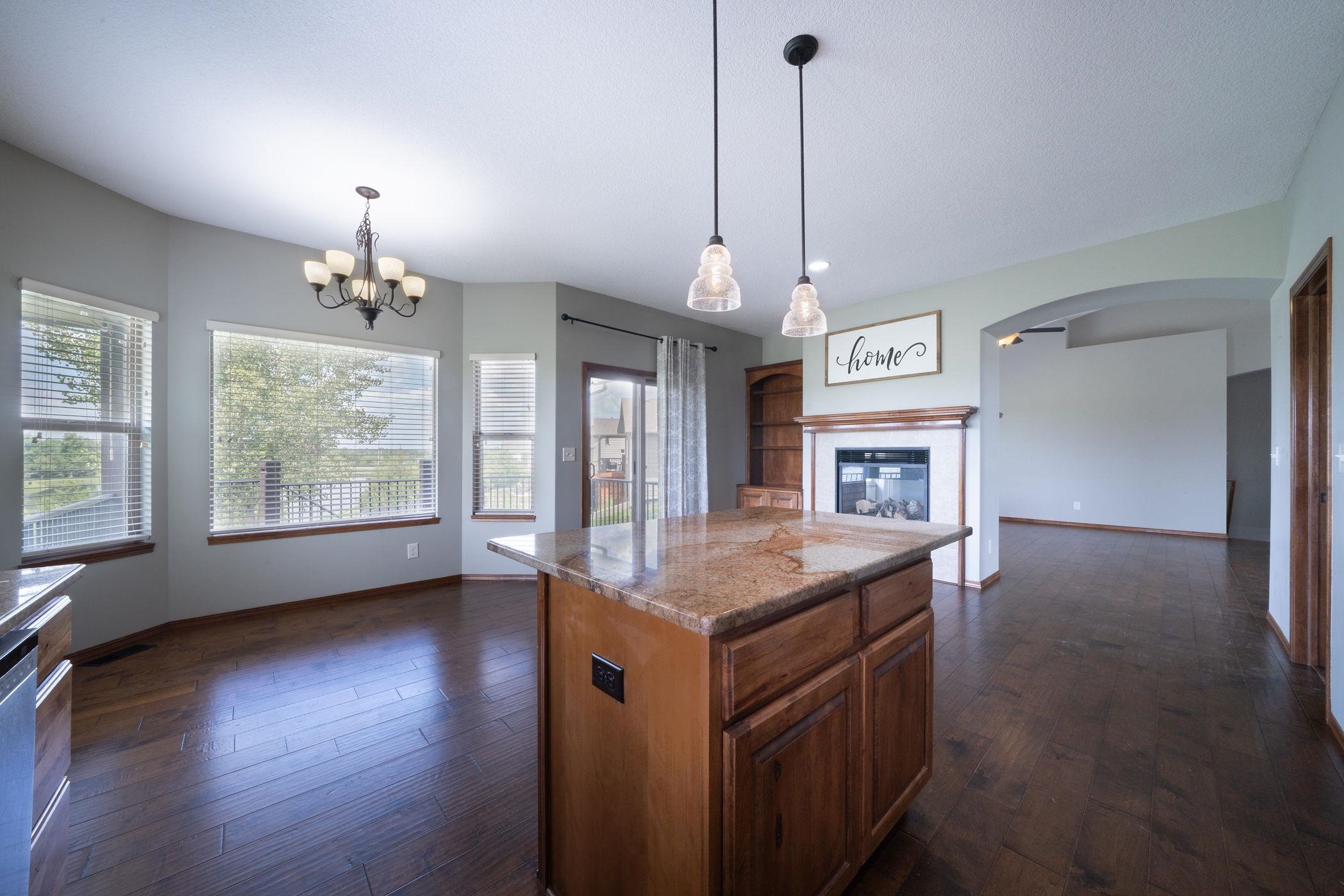 1245 N Countrywalk St Property Photo 12