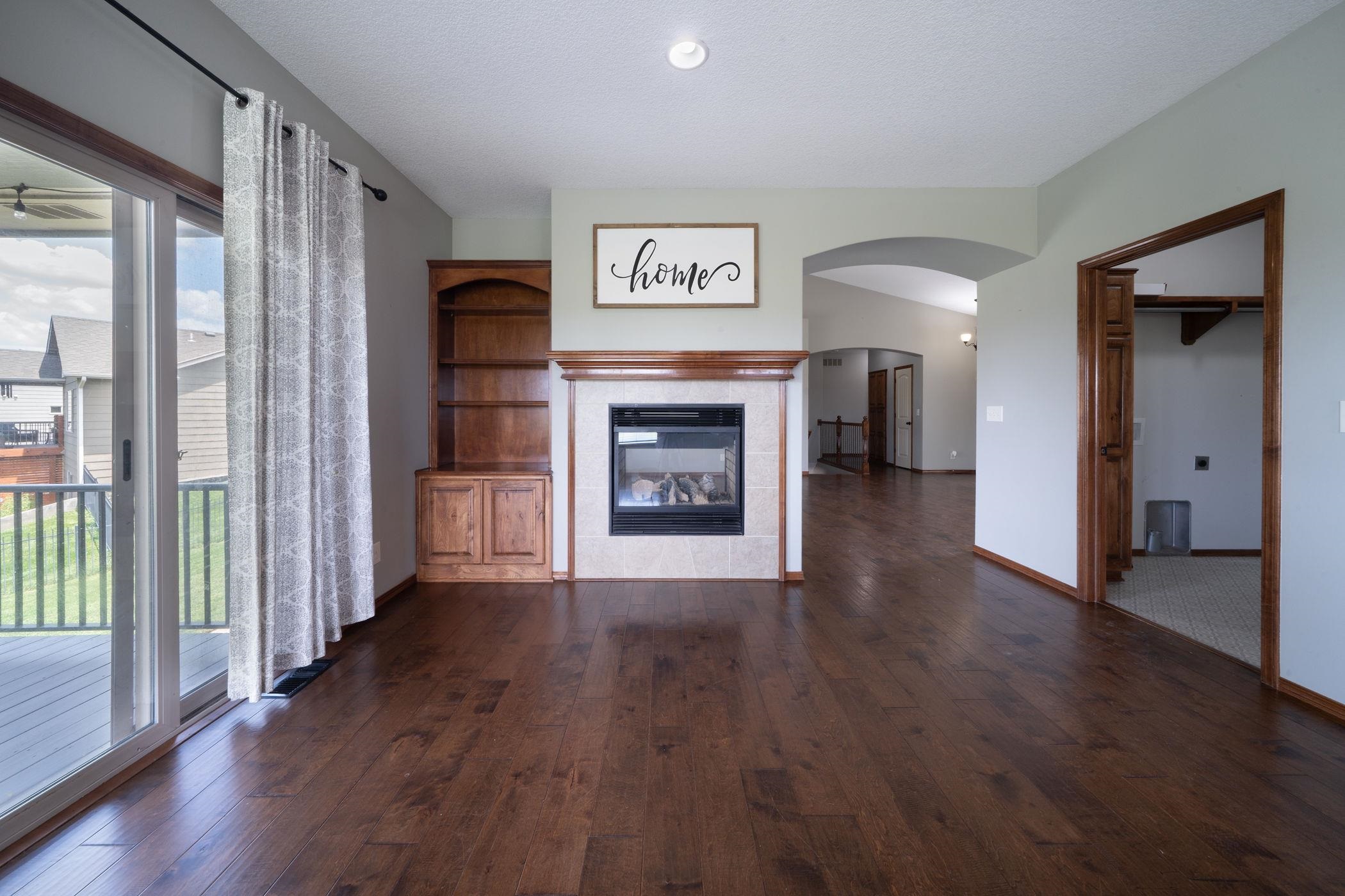1245 N Countrywalk St Property Photo 14