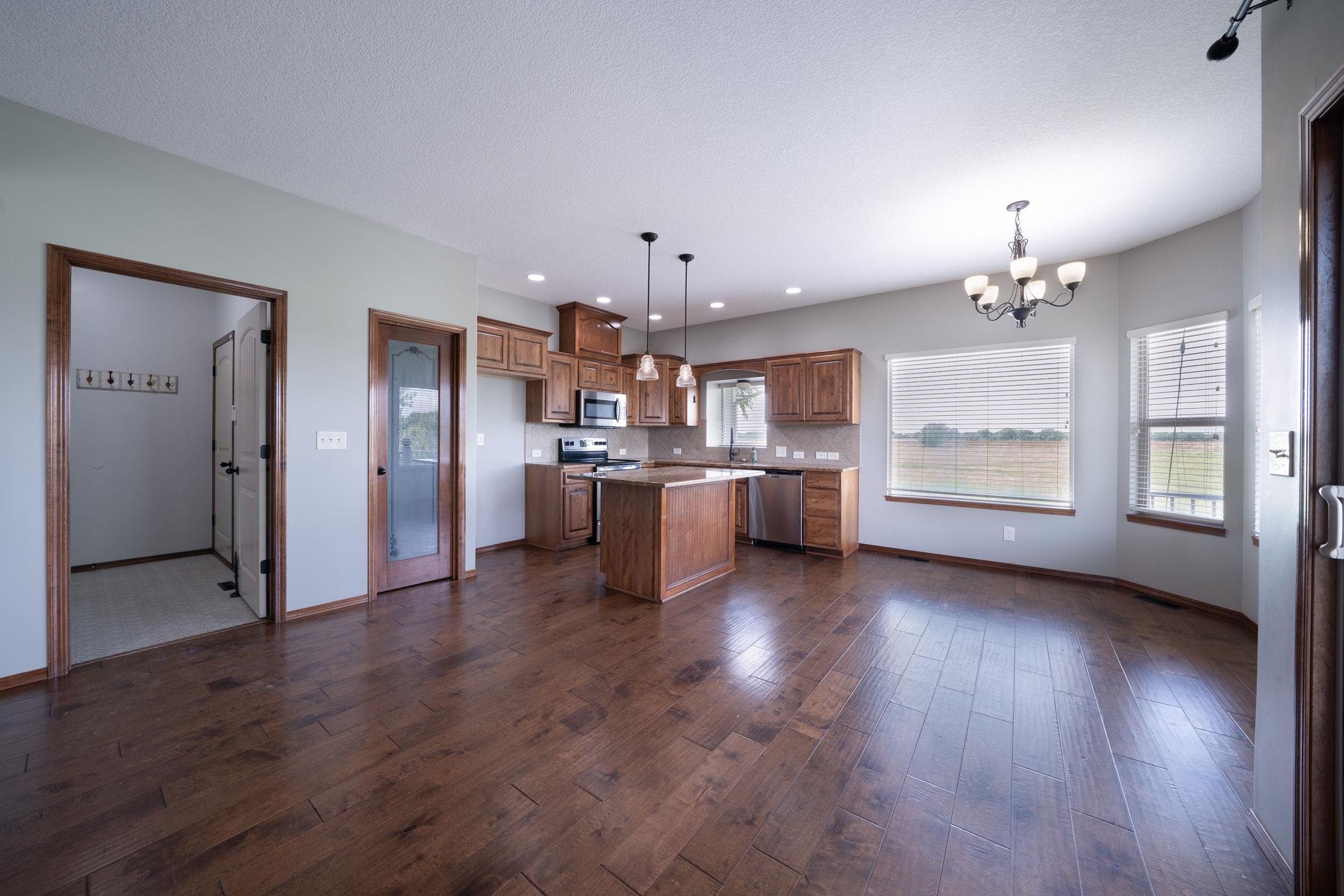 1245 N Countrywalk St Property Photo 16