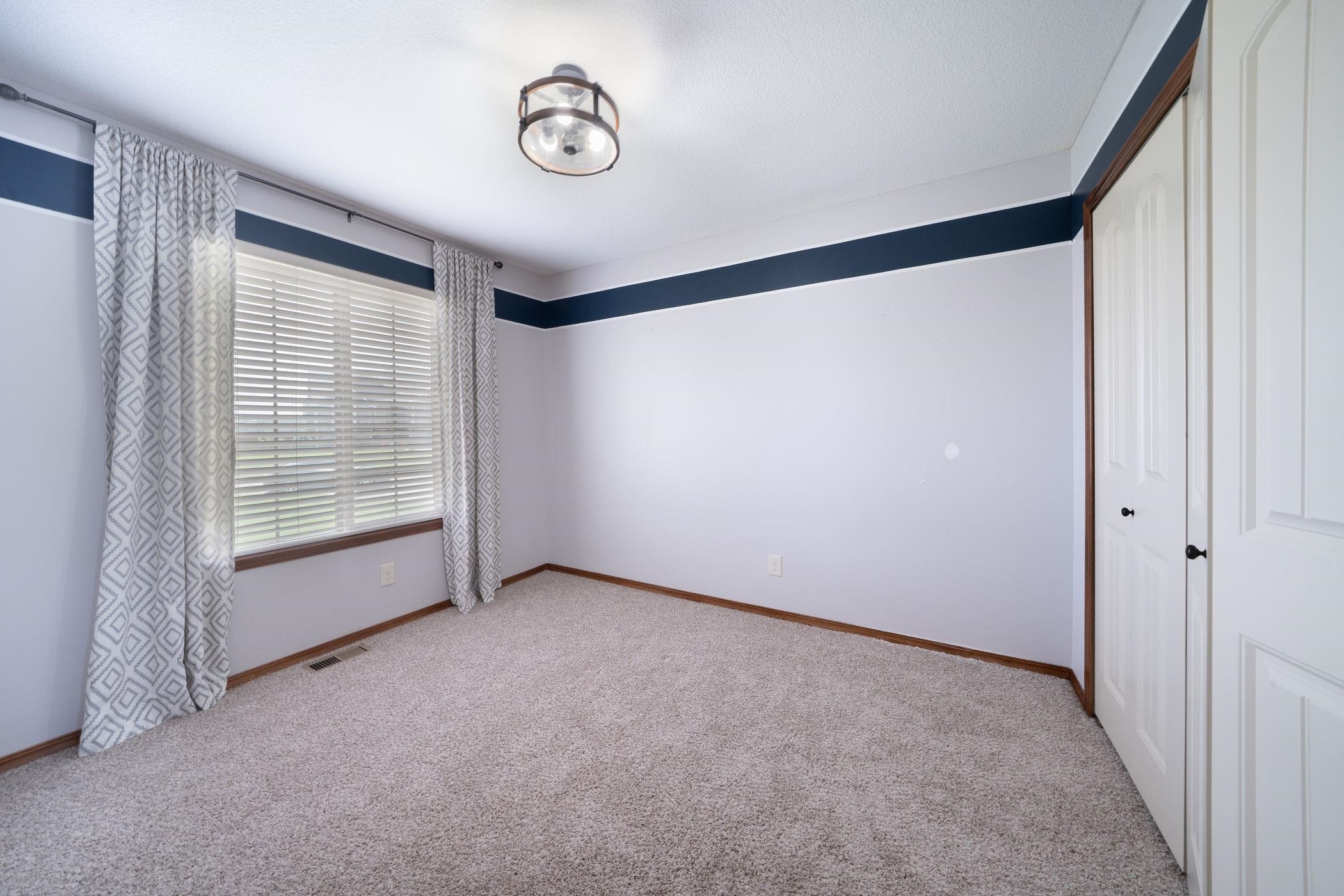 1245 N Countrywalk St Property Photo 18