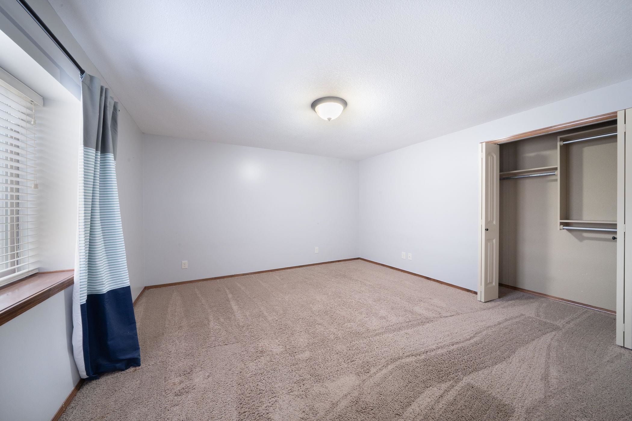 1245 N Countrywalk St Property Photo 25