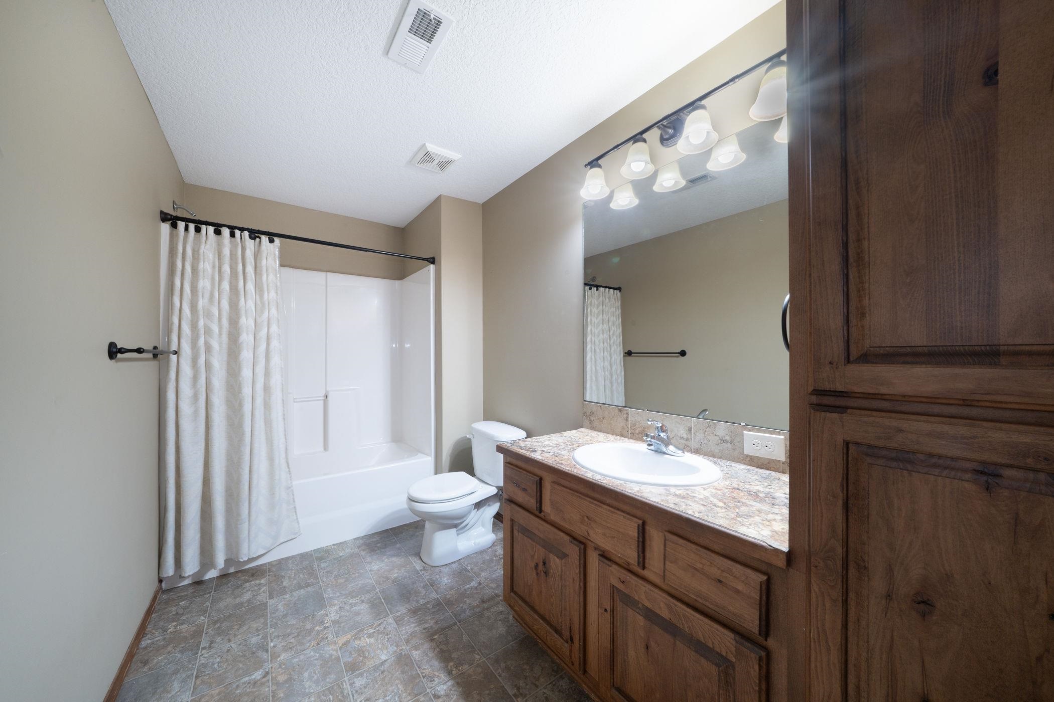 1245 N Countrywalk St Property Photo 30