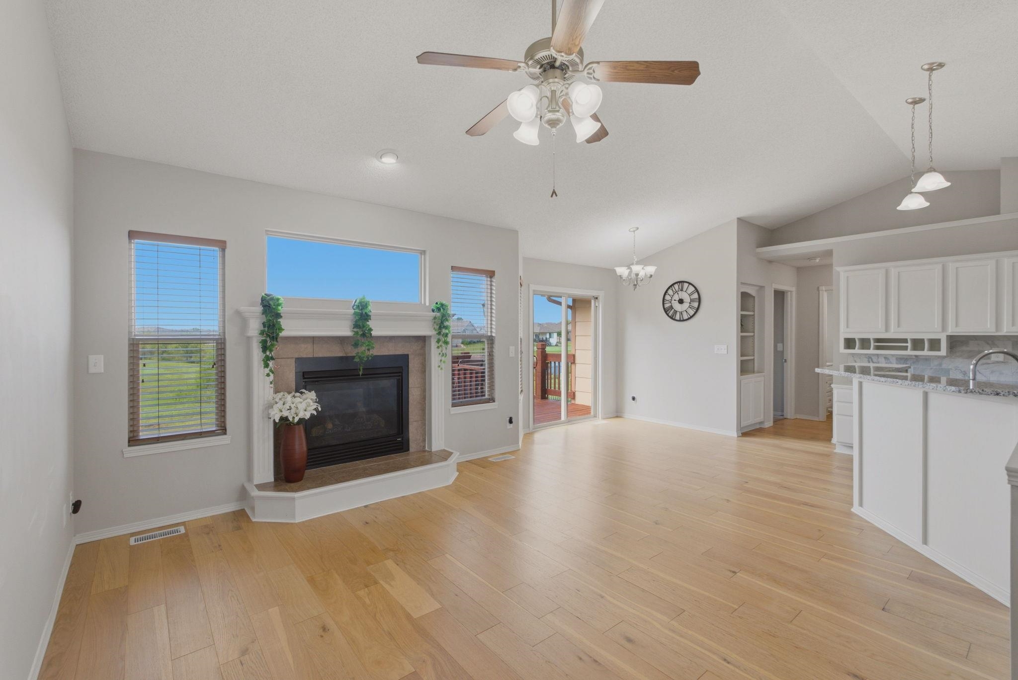 2421 N Fieldstone Street Property Photo 5