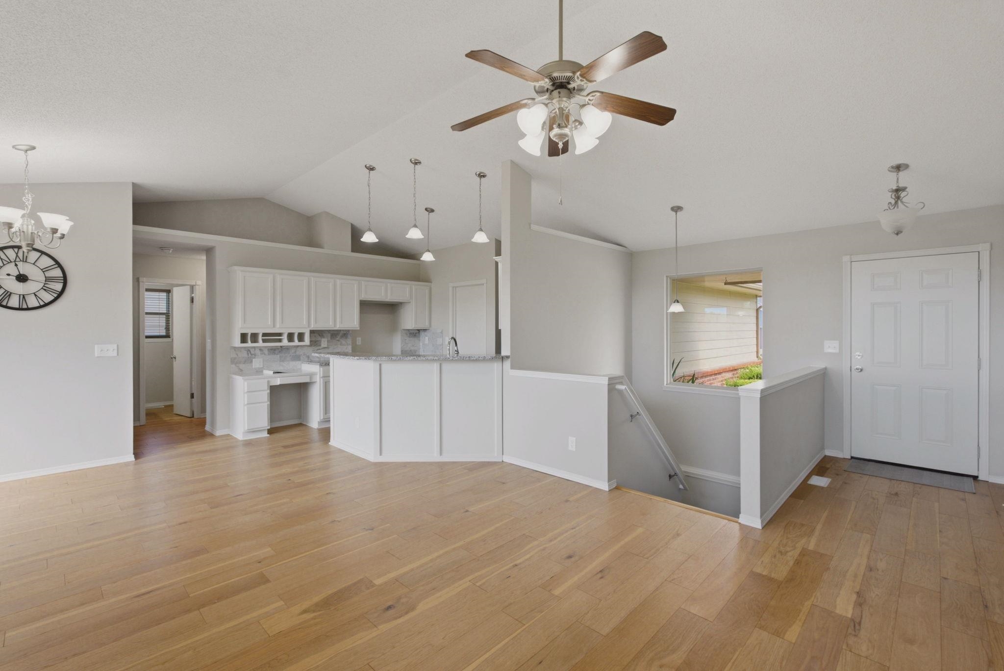 2421 N Fieldstone Street Property Photo 6