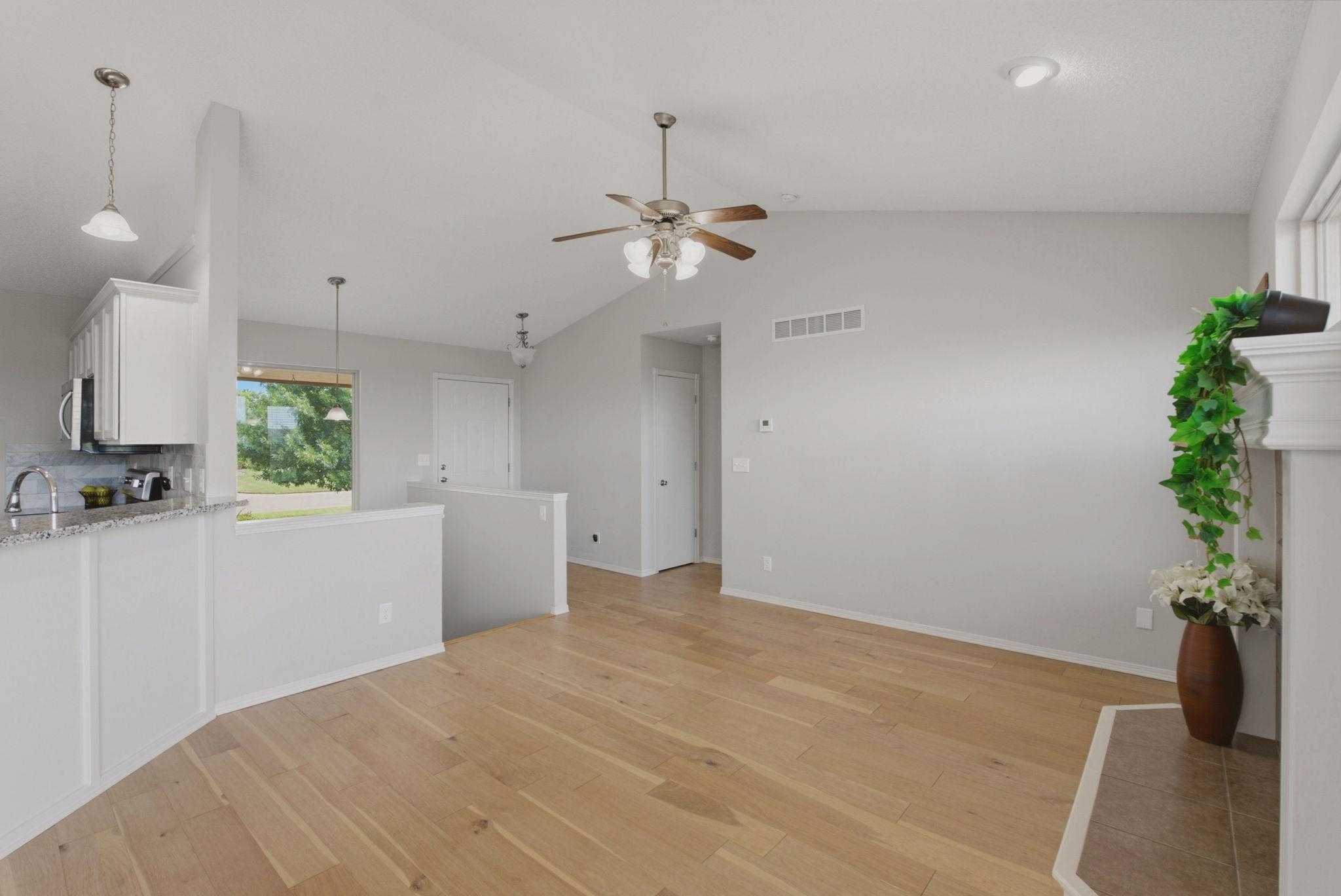 2421 N Fieldstone Street Property Photo 7