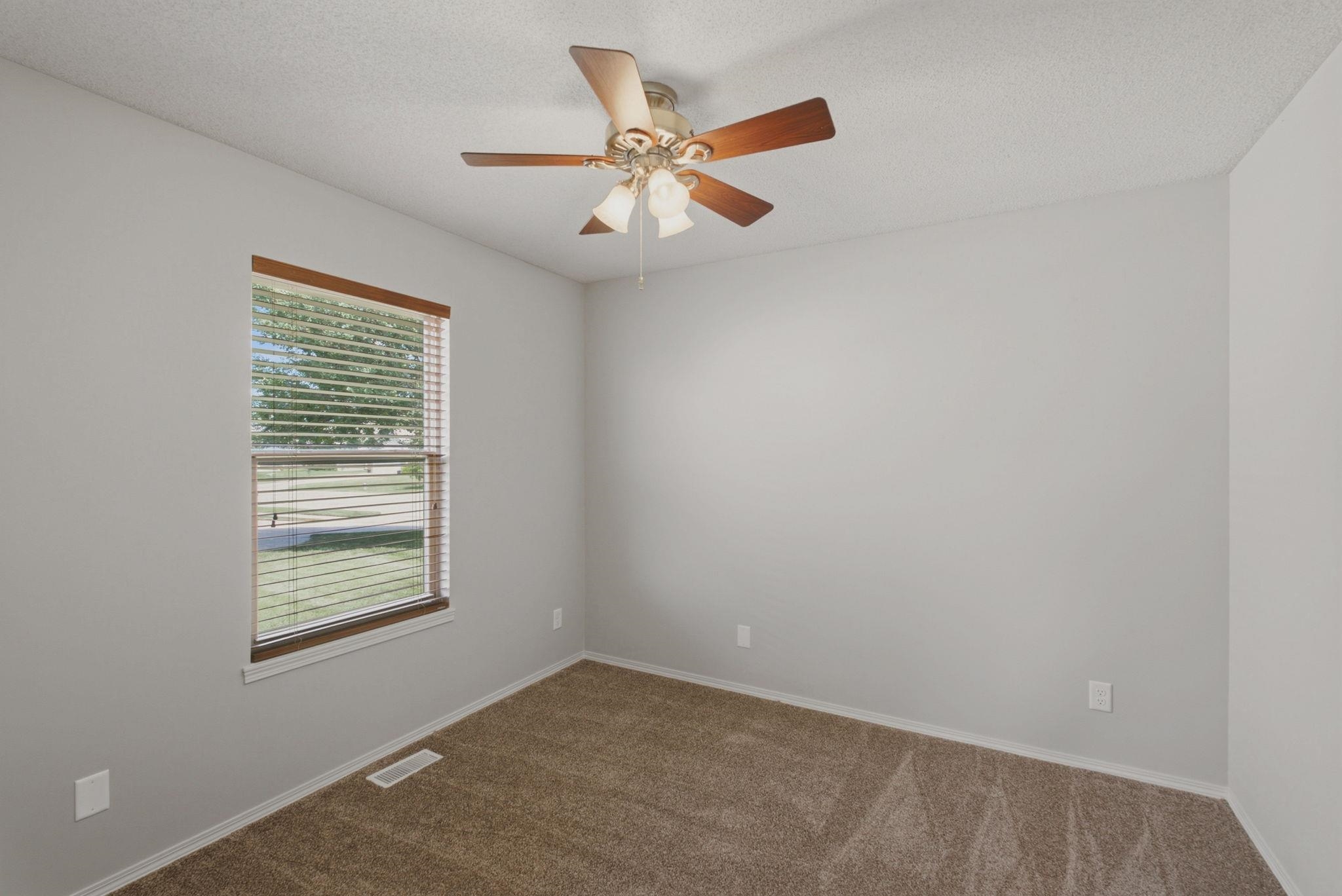 2421 N Fieldstone Street Property Photo 20