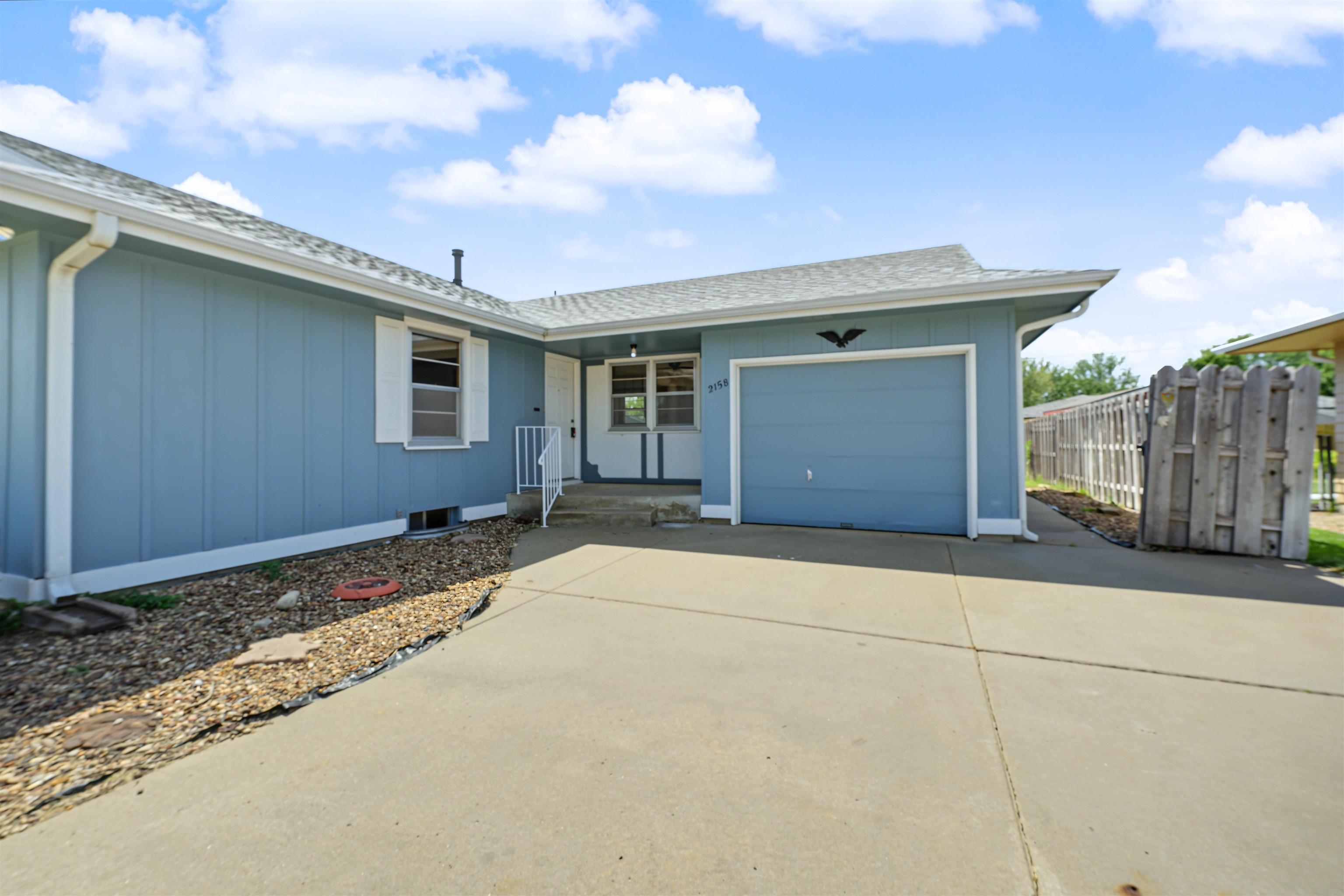 2158 Kensington Rd Property Photo 2
