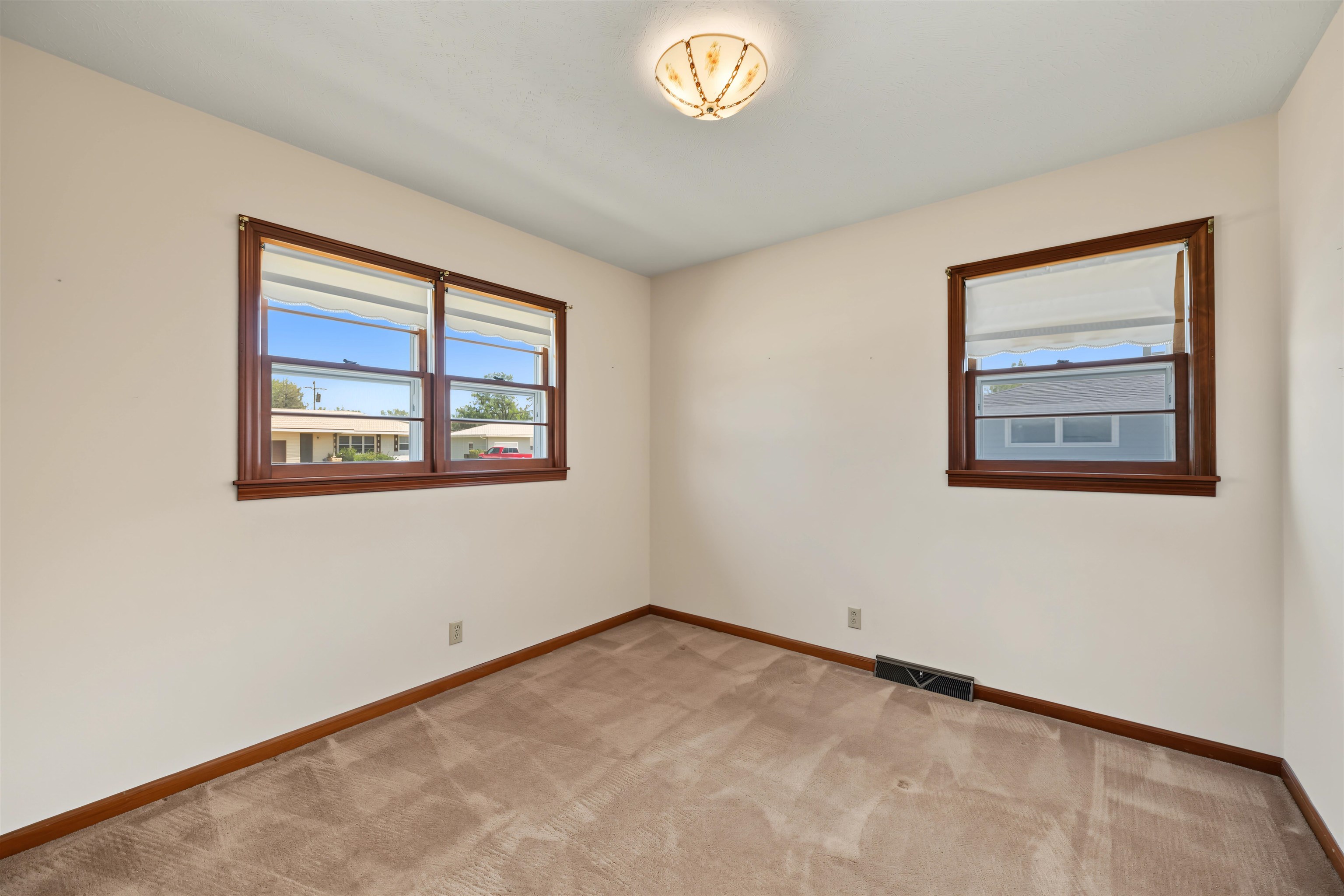 2158 Kensington Rd Property Photo 15