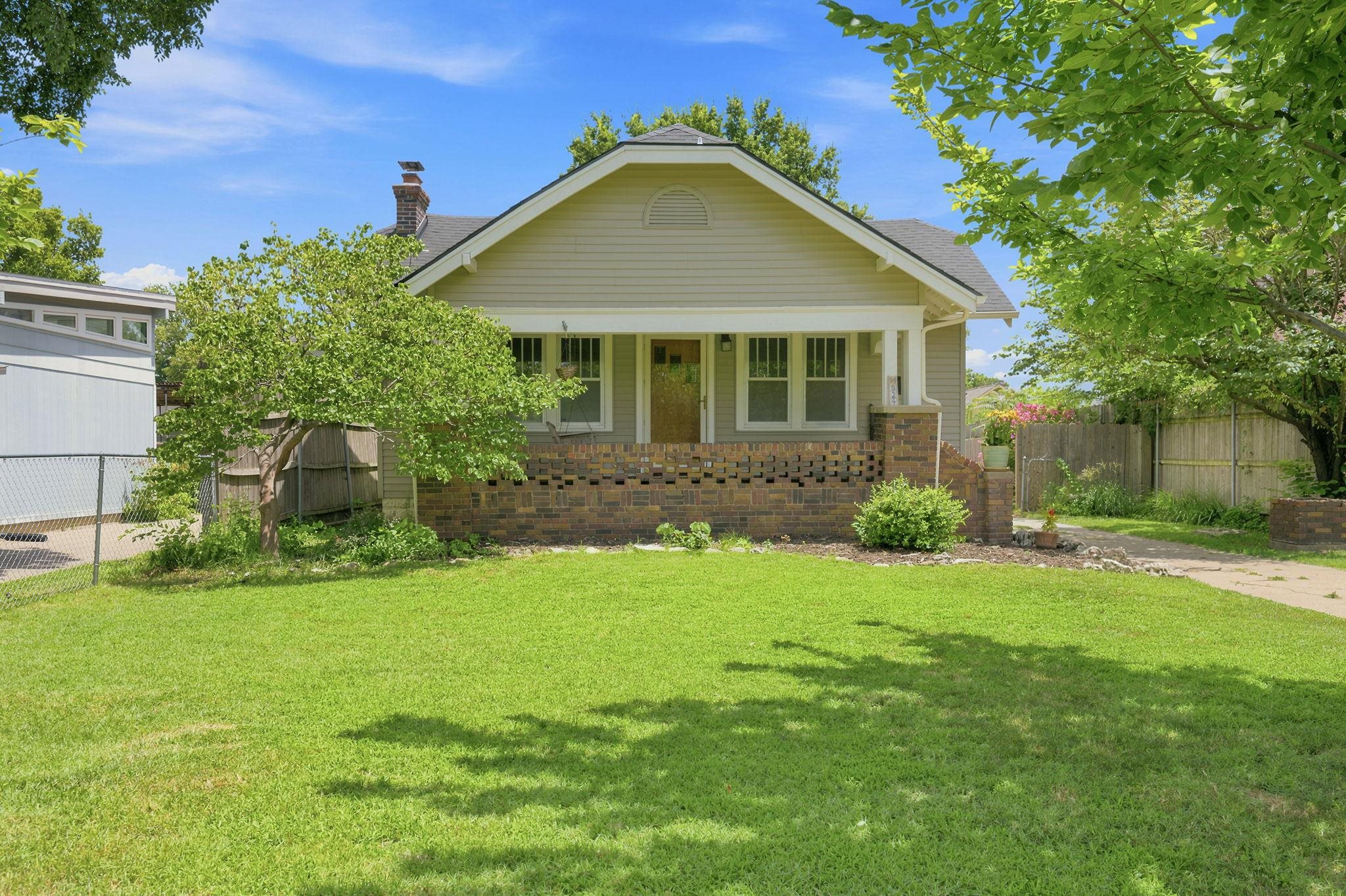 924 N Amidon Ave Property Photo 1