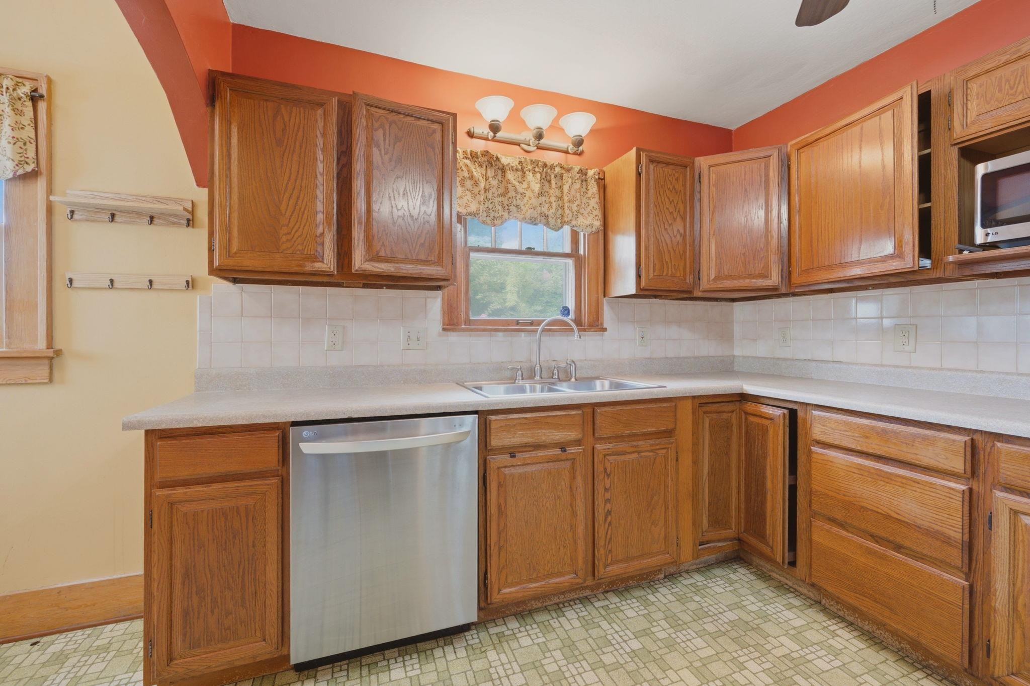 924 N Amidon Ave Property Photo 14