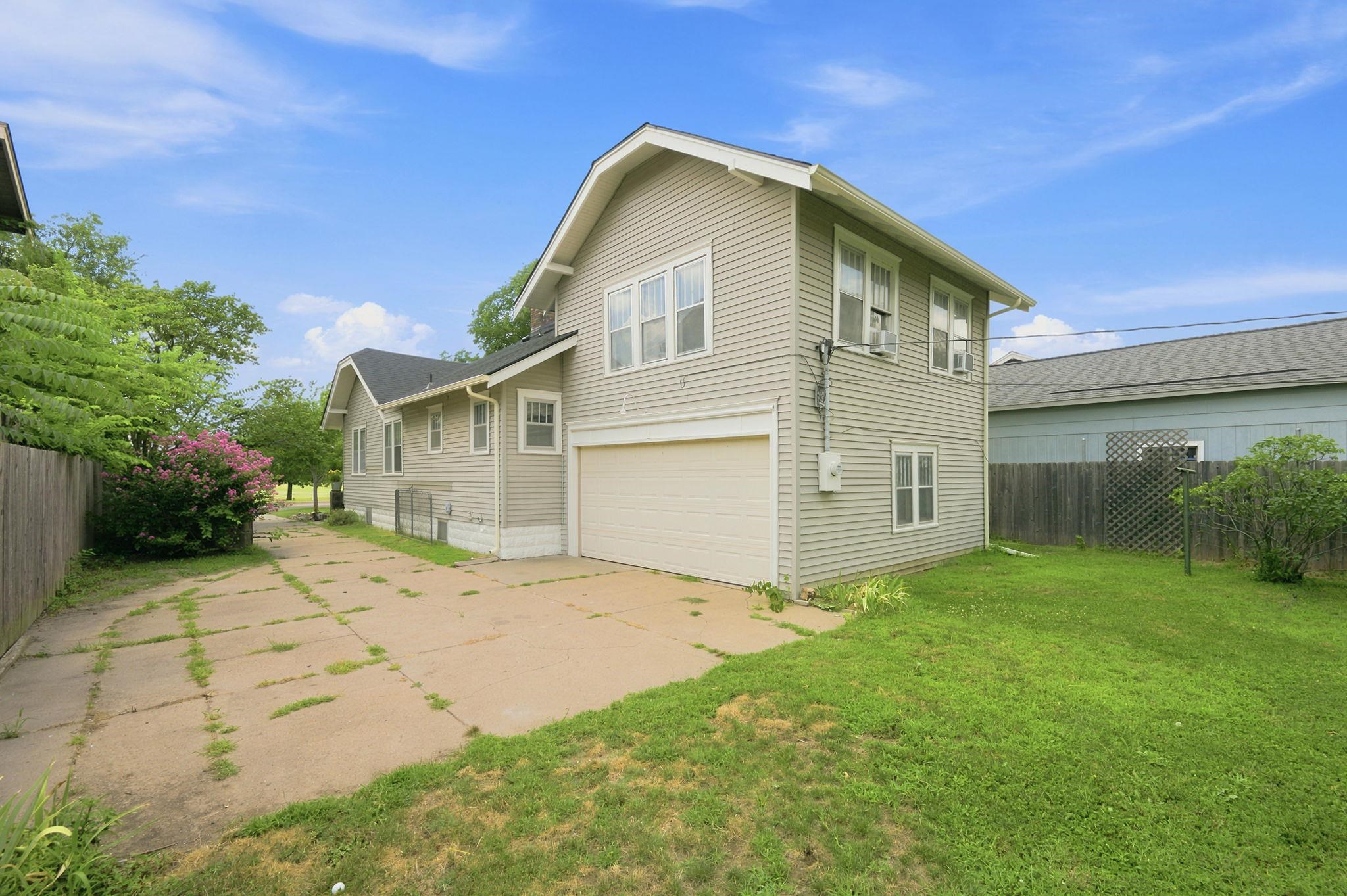924 N Amidon Ave Property Photo 33