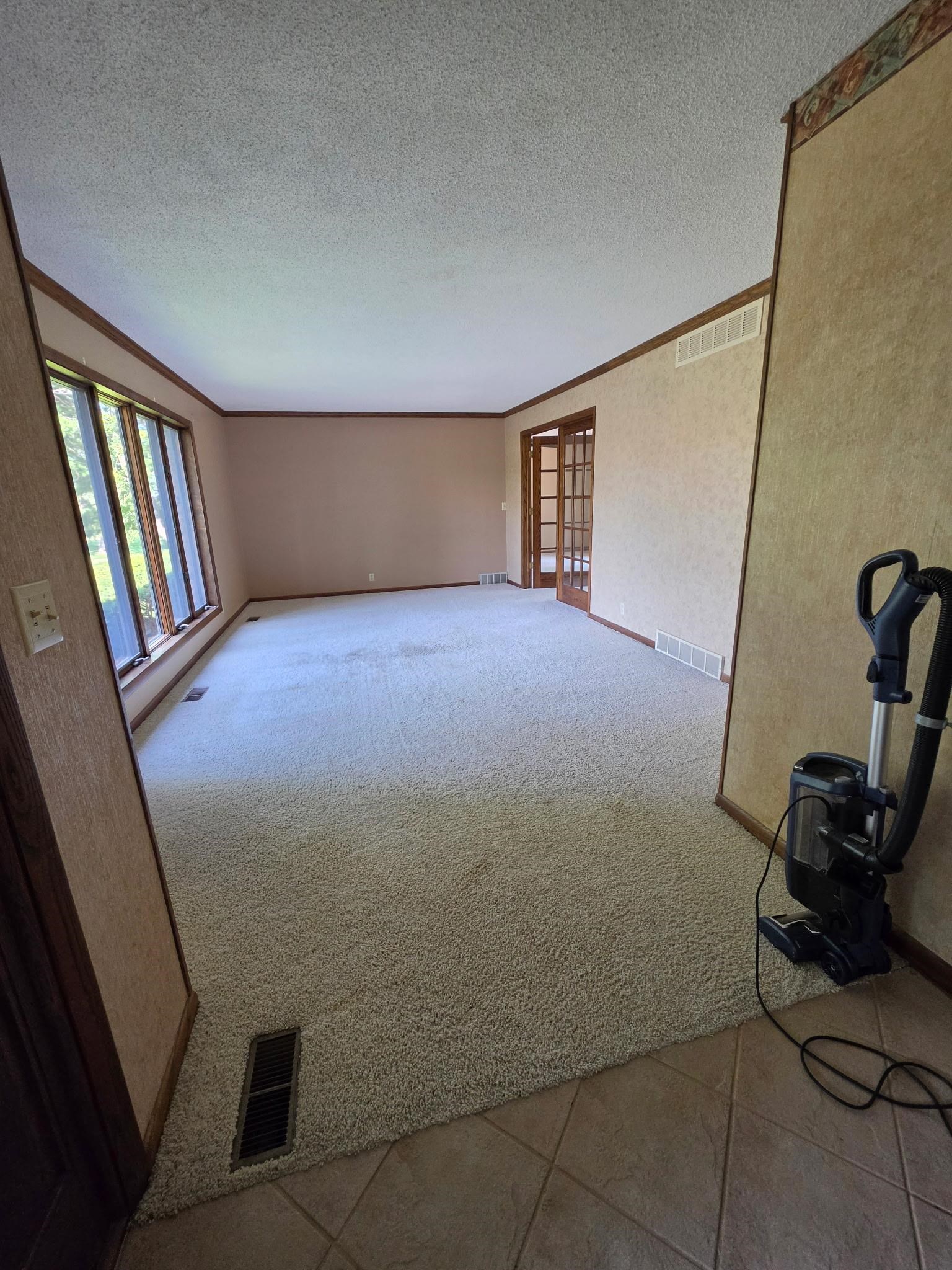 1009 Ruth Ann Dr Property Photo 2