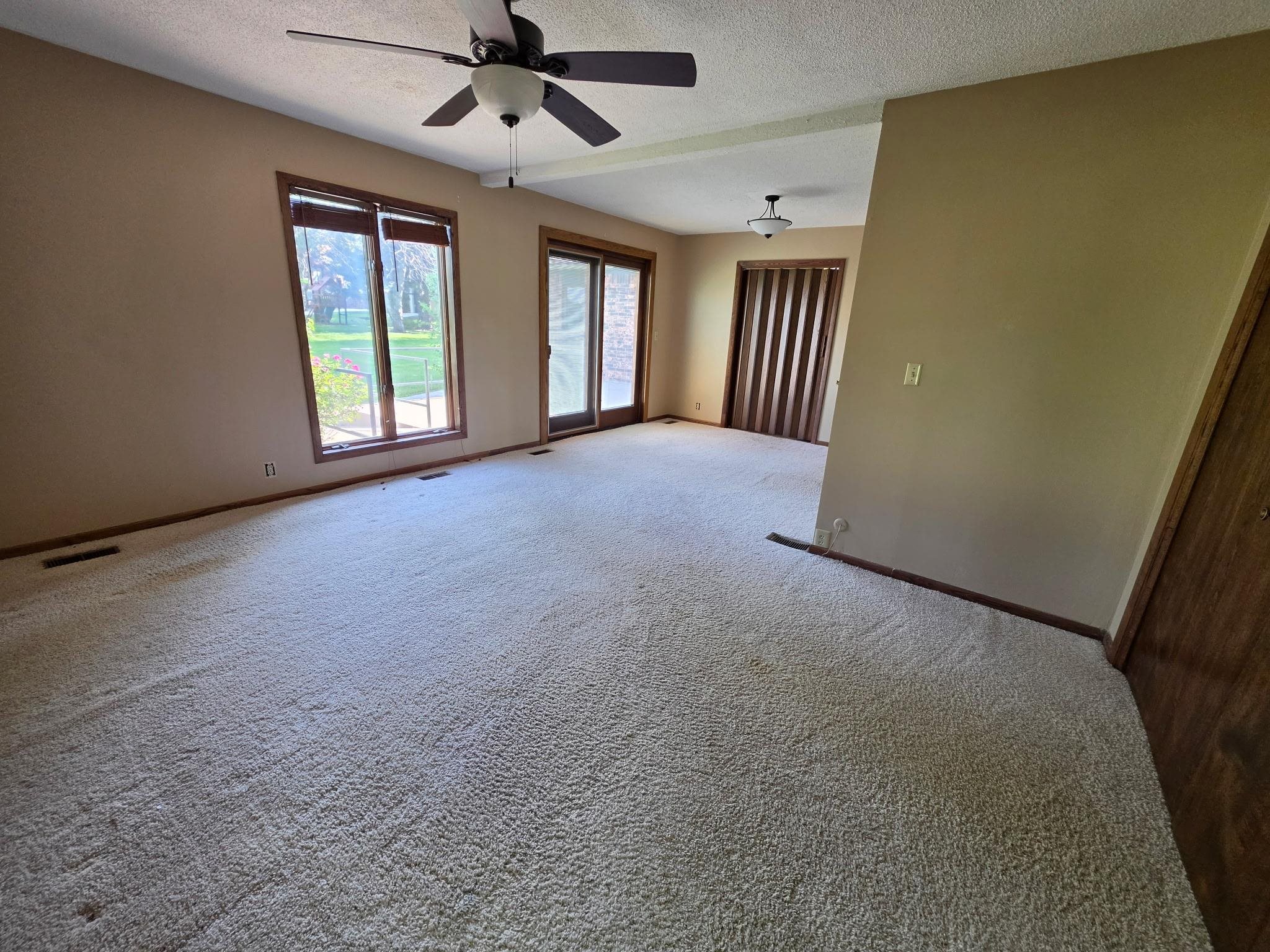 1009 Ruth Ann Dr Property Photo 3