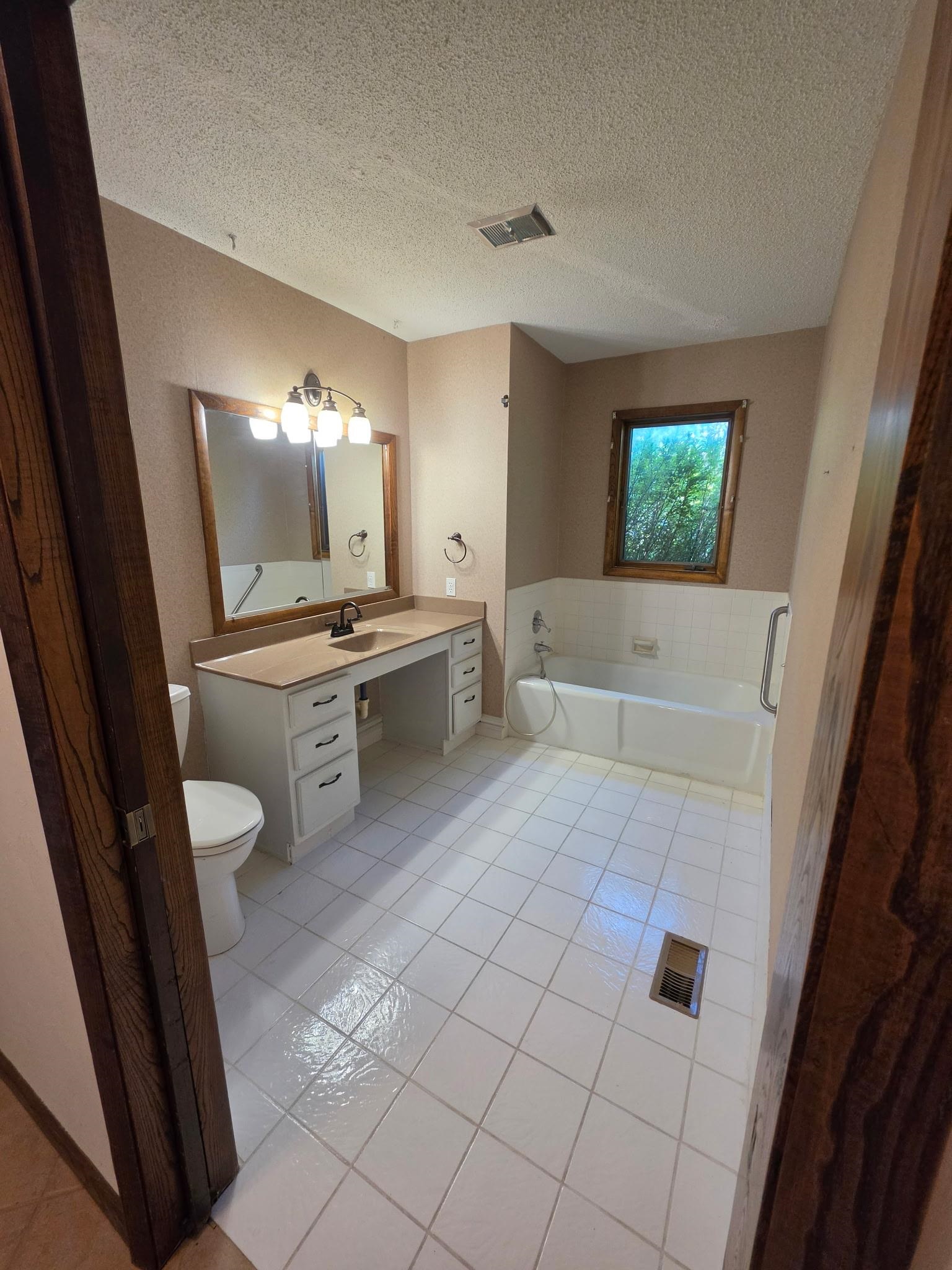 1009 Ruth Ann Dr Property Photo 9
