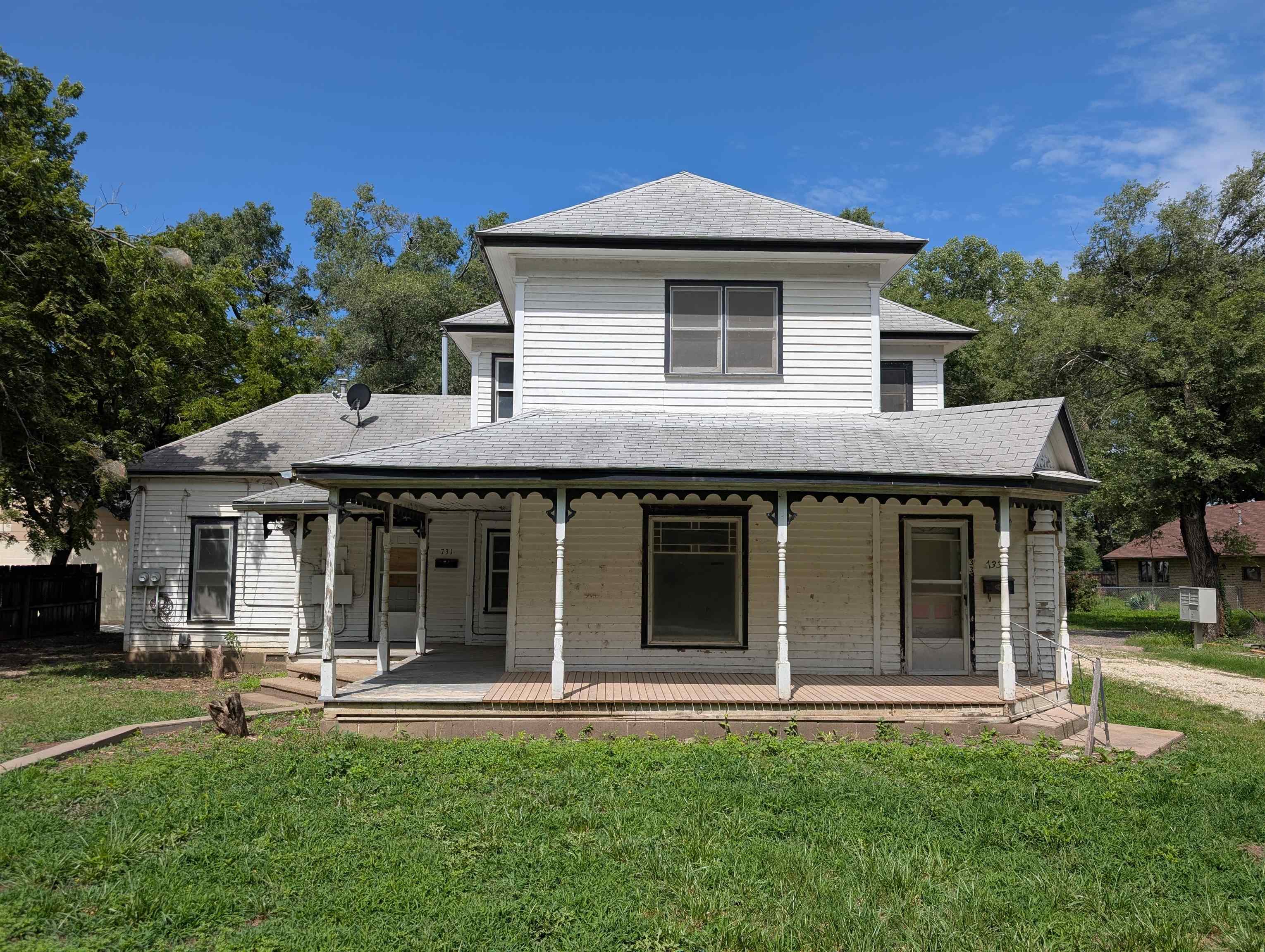 731 Bluff Property Photo 1