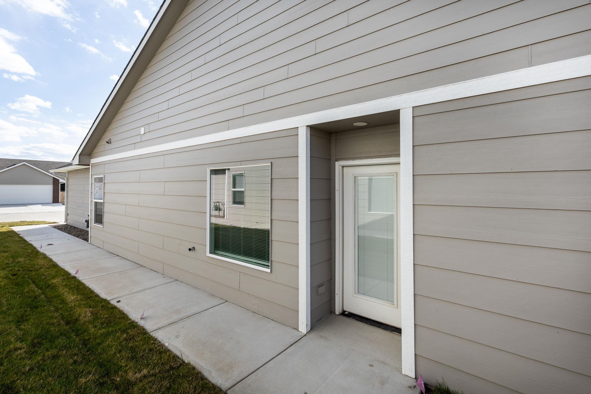 5407 N Colburn Ct Property Photo 3