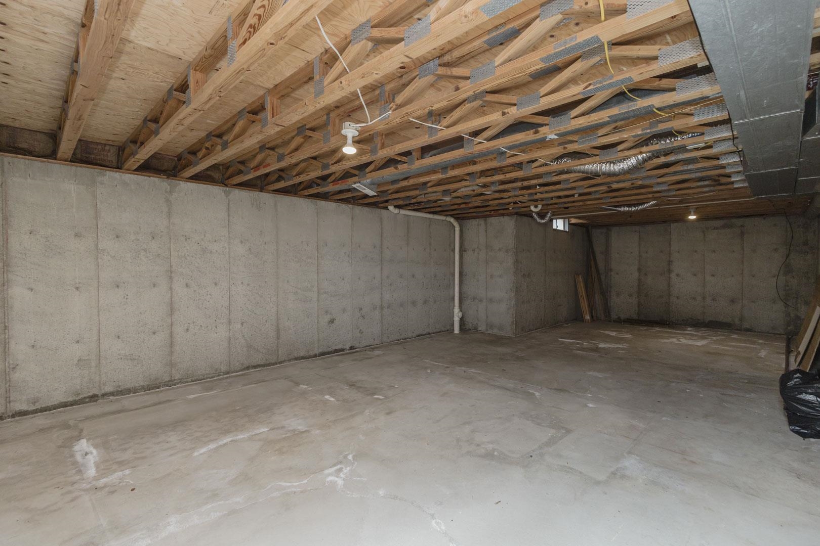 1212 N Coachhouse Rd Property Photo 32