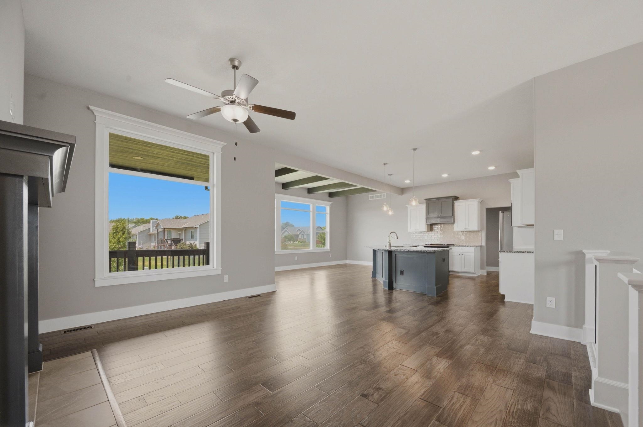 1601 N Blackstone Property Photo 6