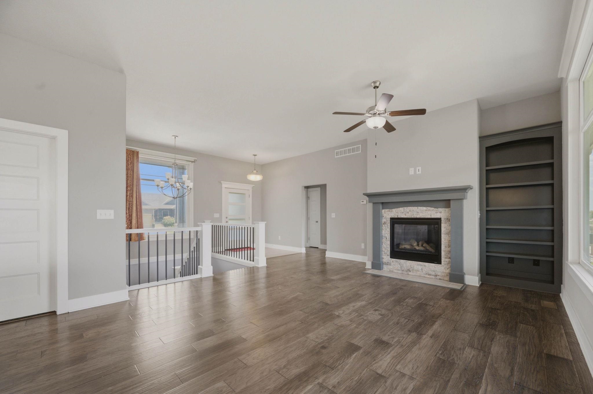 1601 N Blackstone Property Photo 8