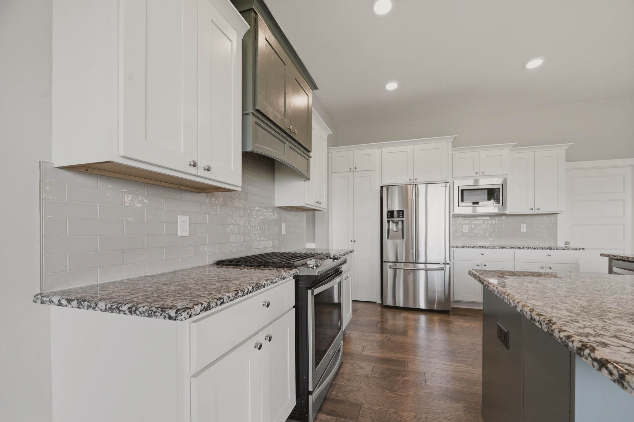 1601 N Blackstone Property Photo 13