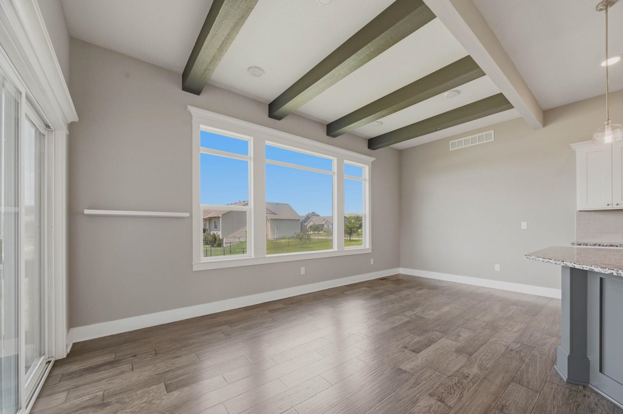 1601 N Blackstone Property Photo 14