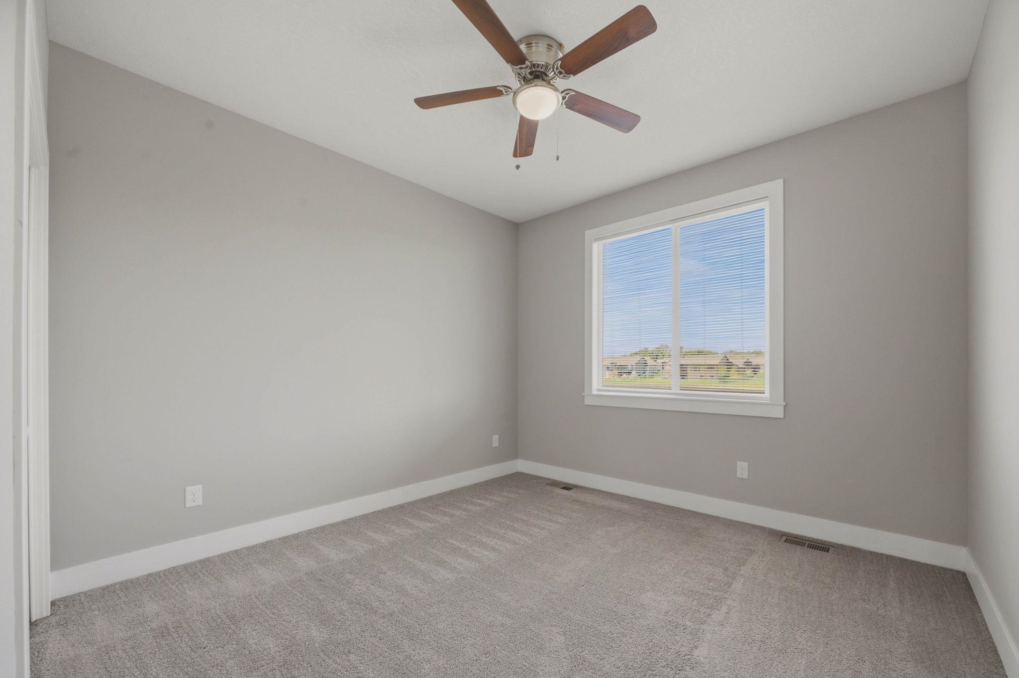 1601 N Blackstone Property Photo 17