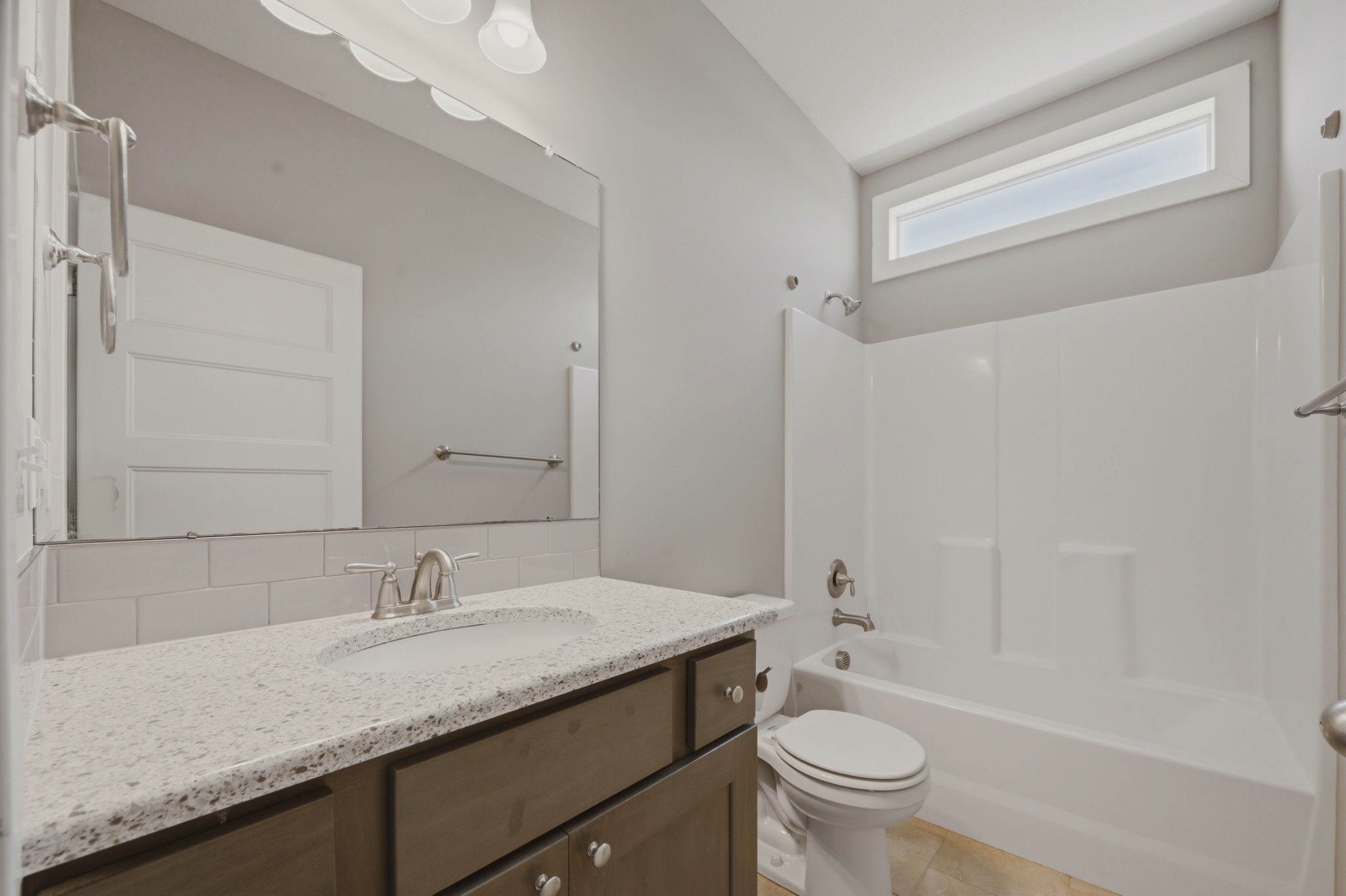 1601 N Blackstone Property Photo 18