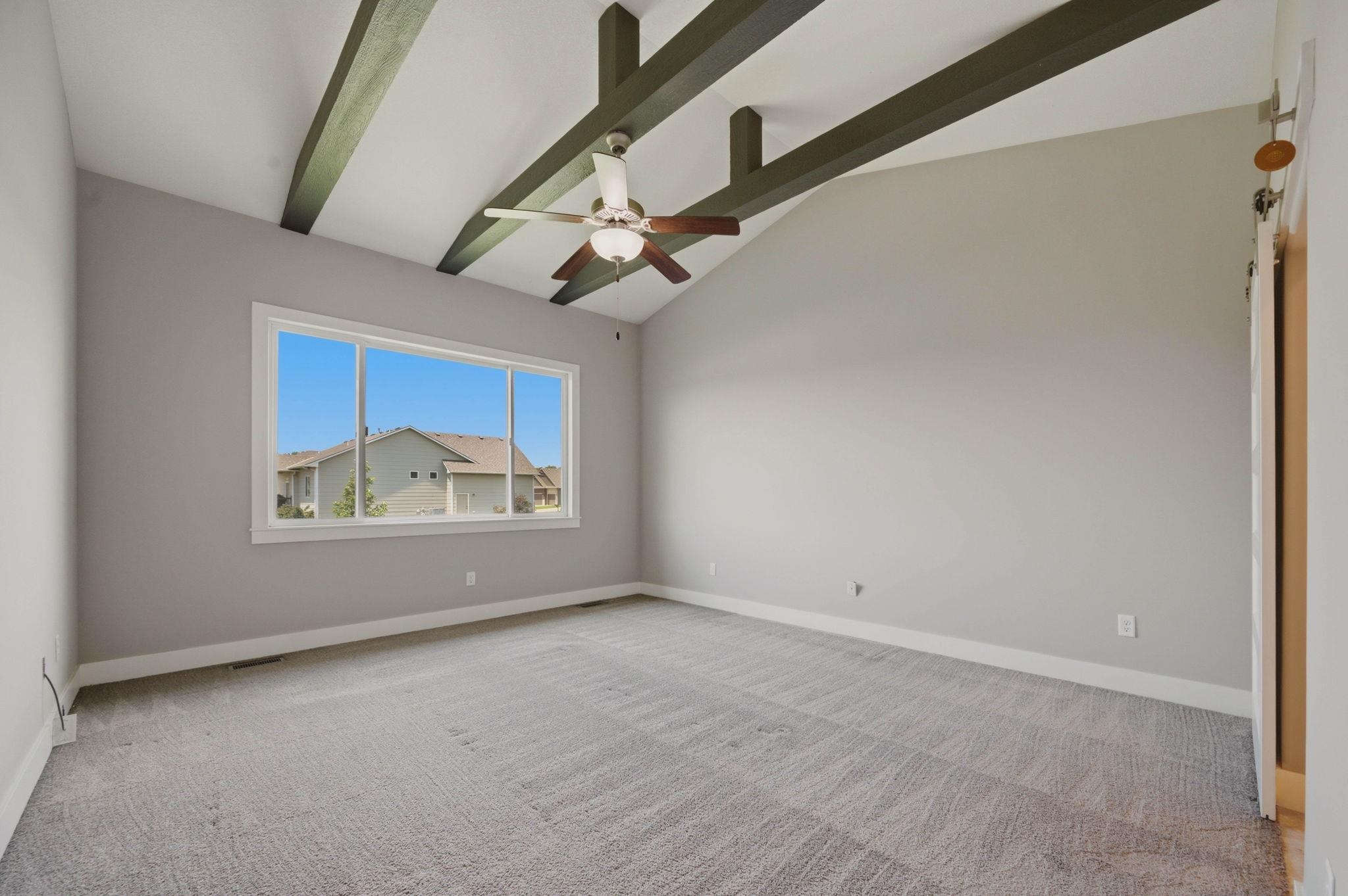 1601 N Blackstone Property Photo 19