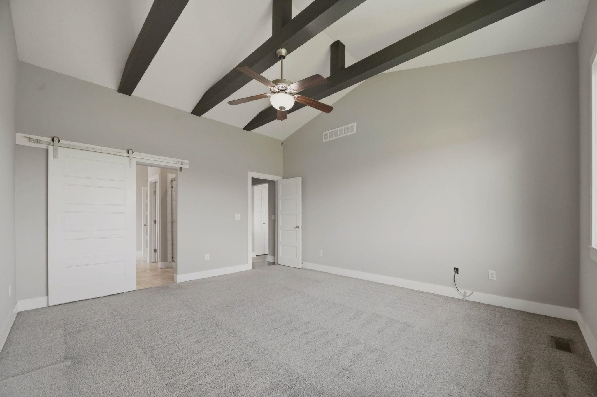 1601 N Blackstone Property Photo 20
