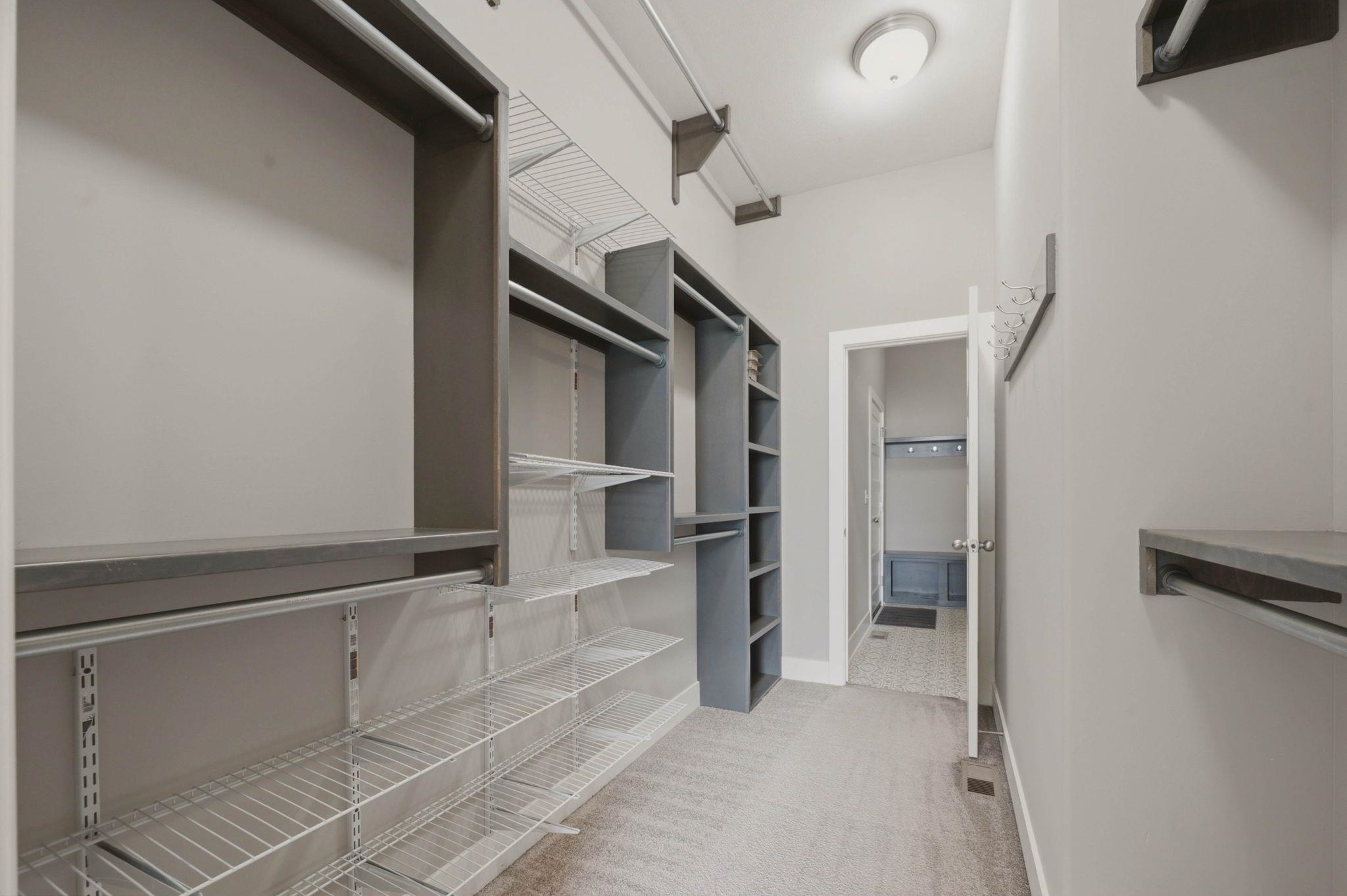 1601 N Blackstone Property Photo 23