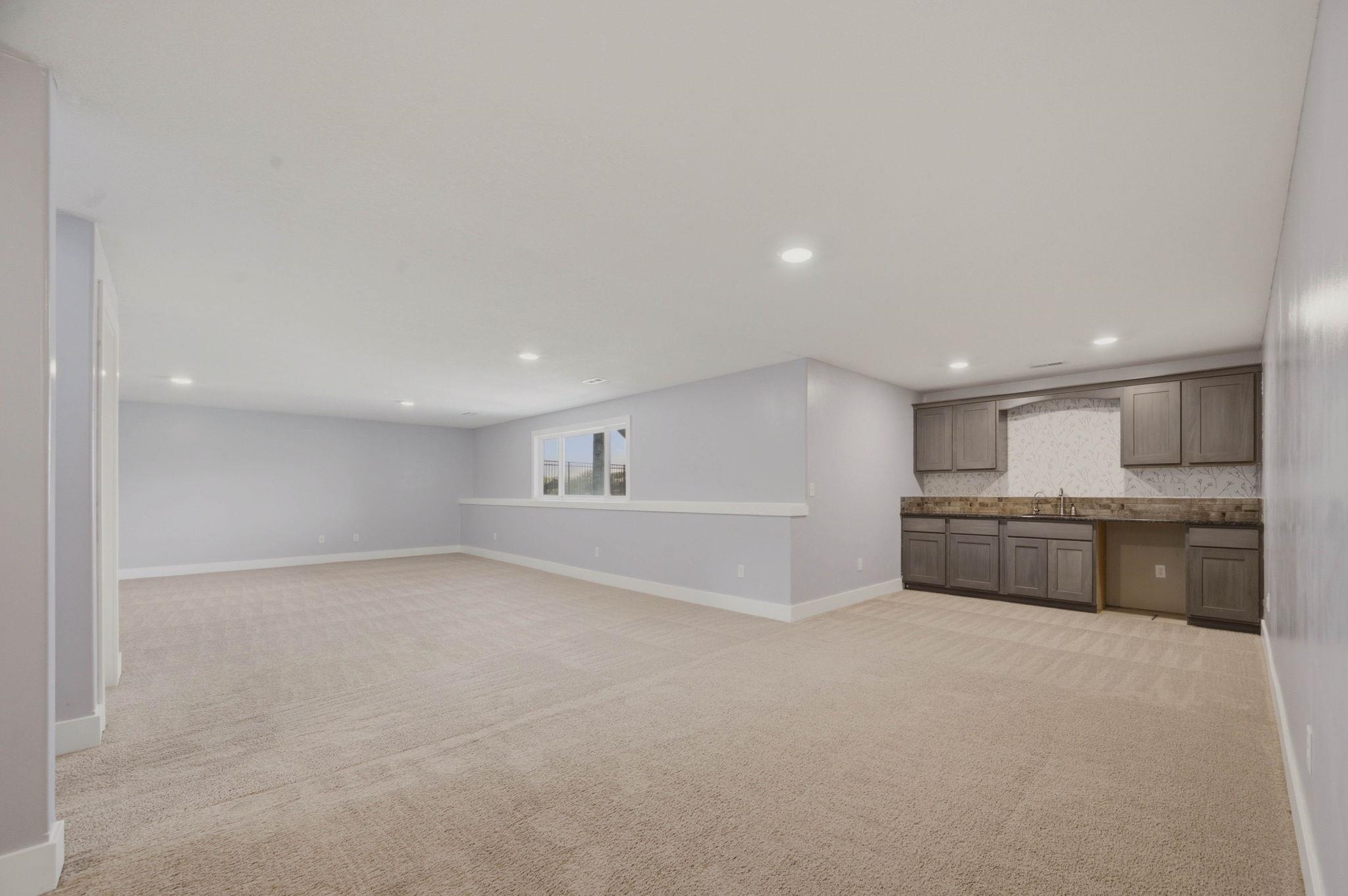 1601 N Blackstone Property Photo 27