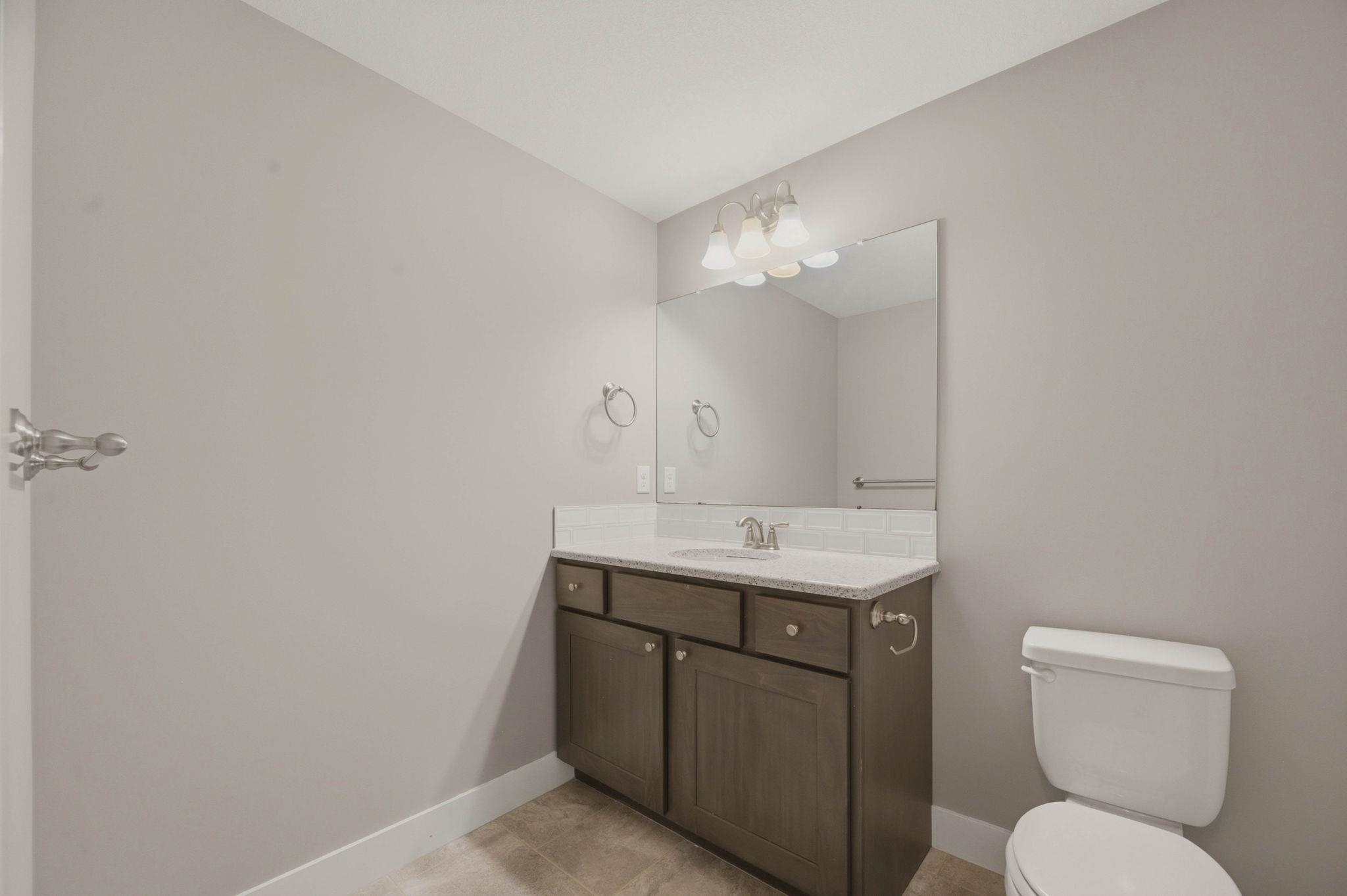 1601 N Blackstone Property Photo 28