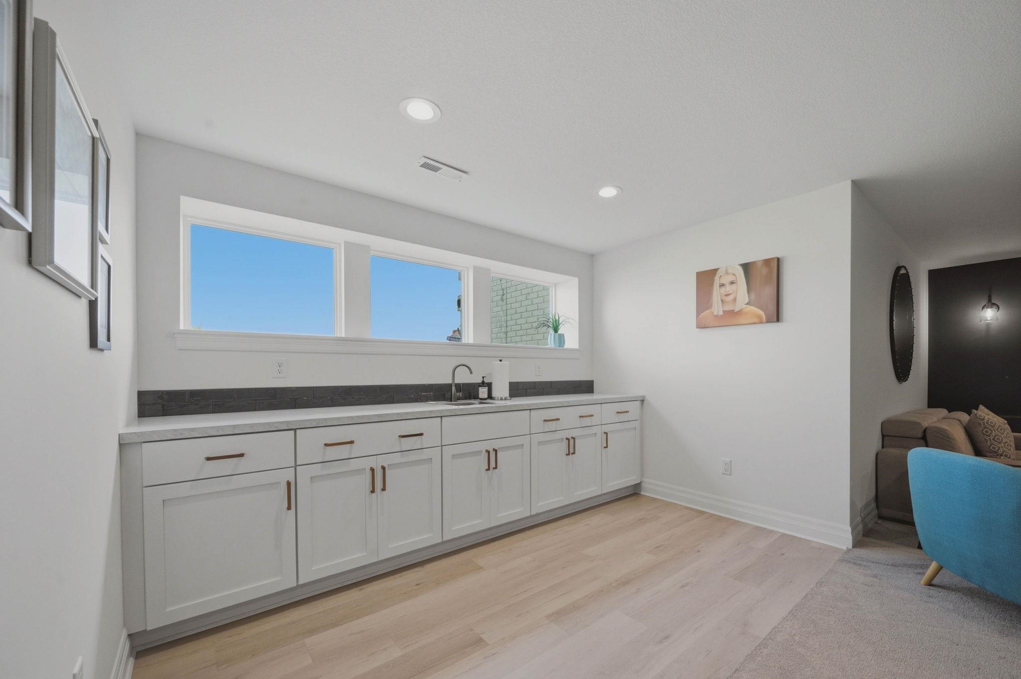 2403 N Bluestone St Property Photo 25