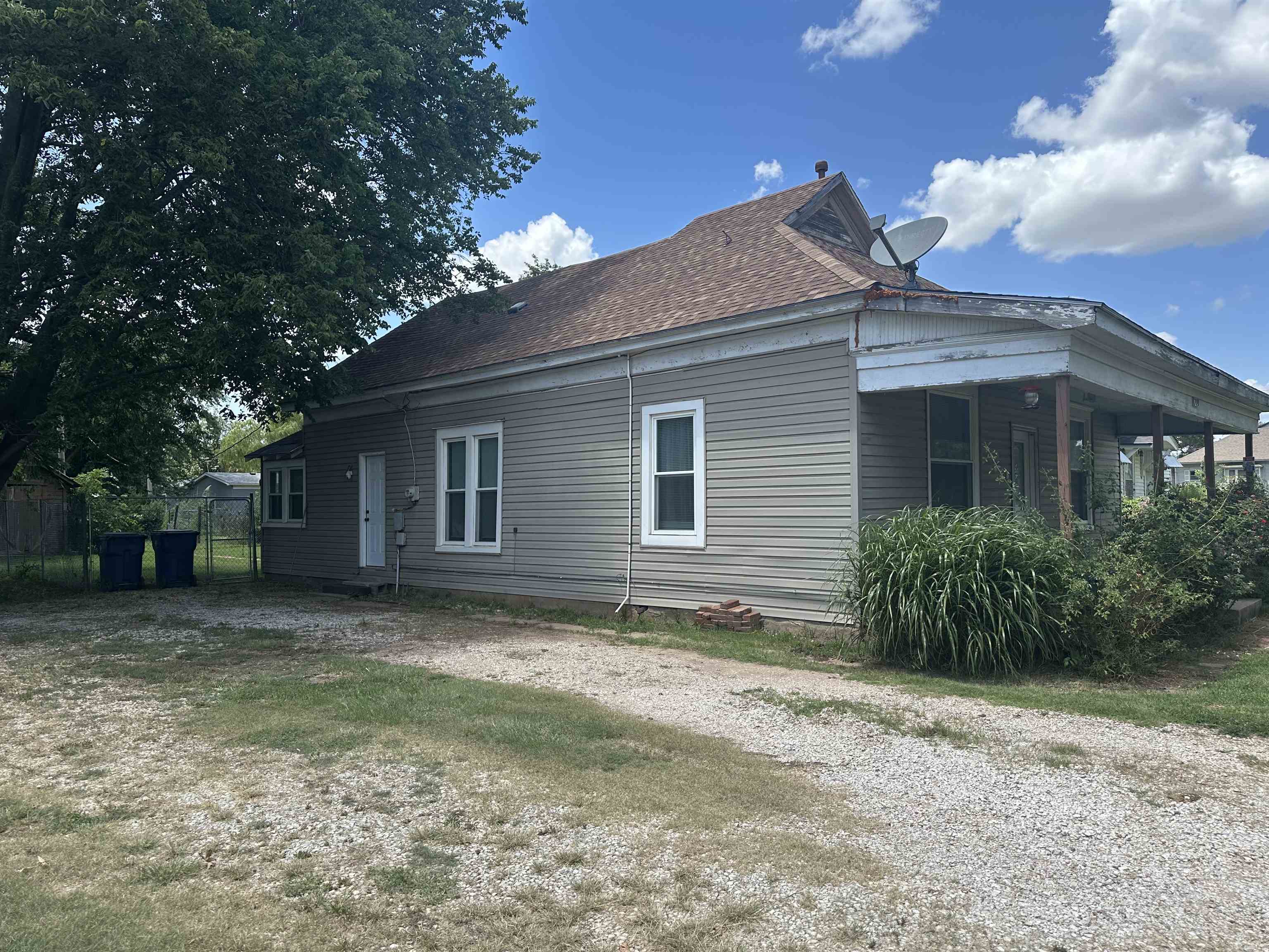 219 N Market St. Property Photo 3