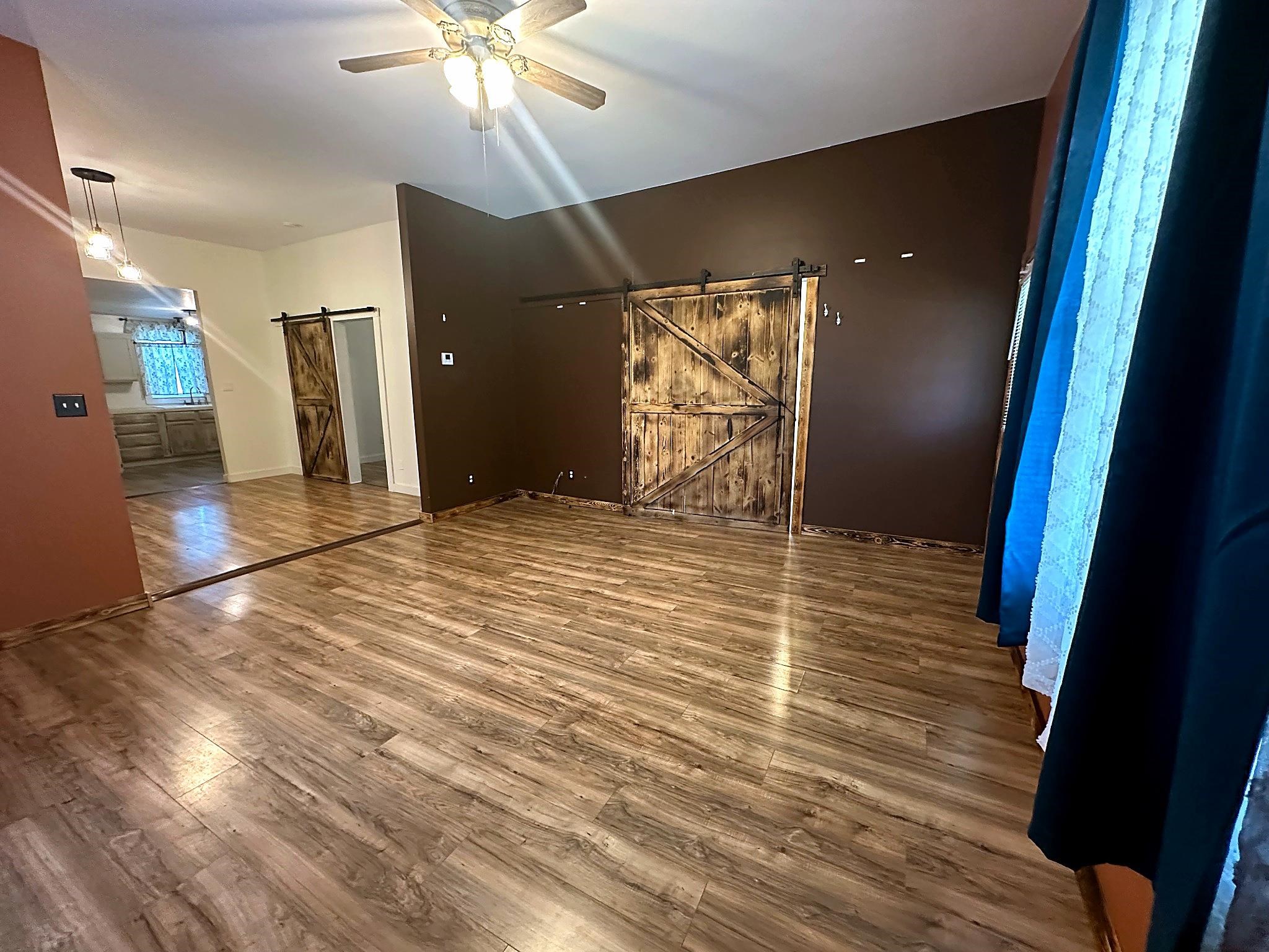219 N Market St. Property Photo 5