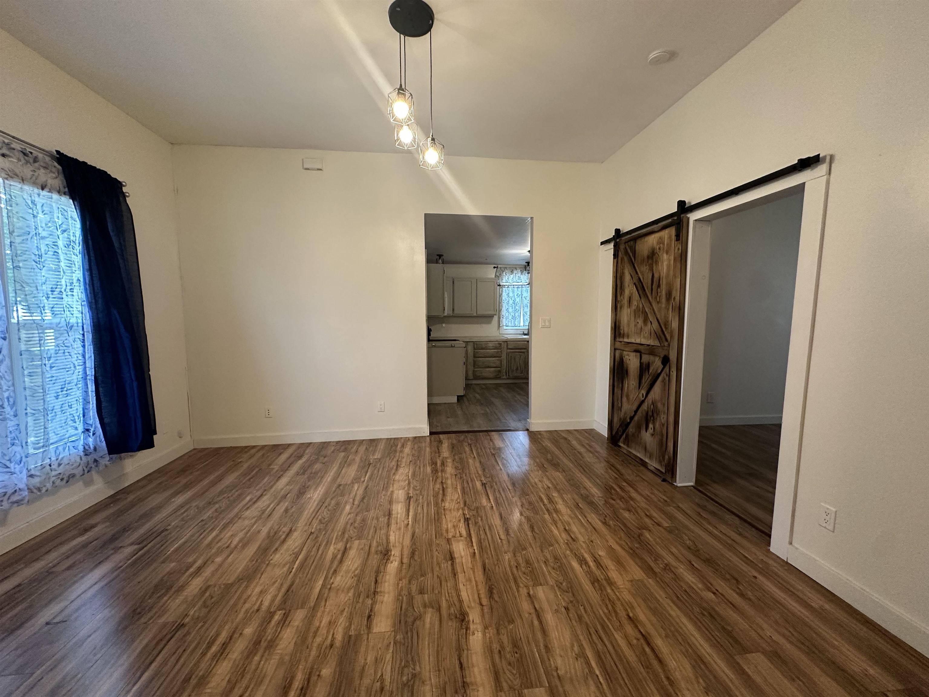 219 N Market St. Property Photo 7