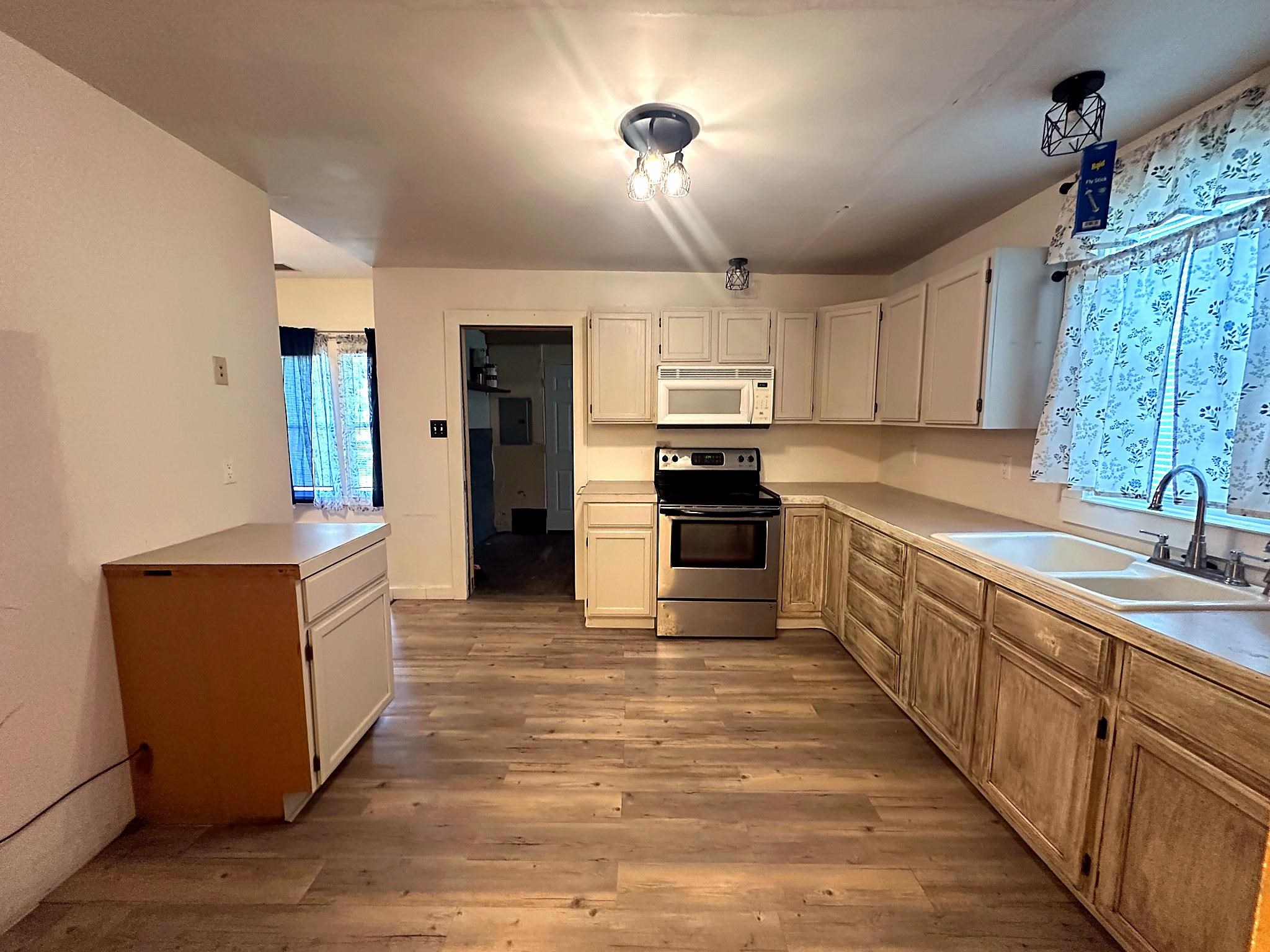 219 N Market St. Property Photo 16