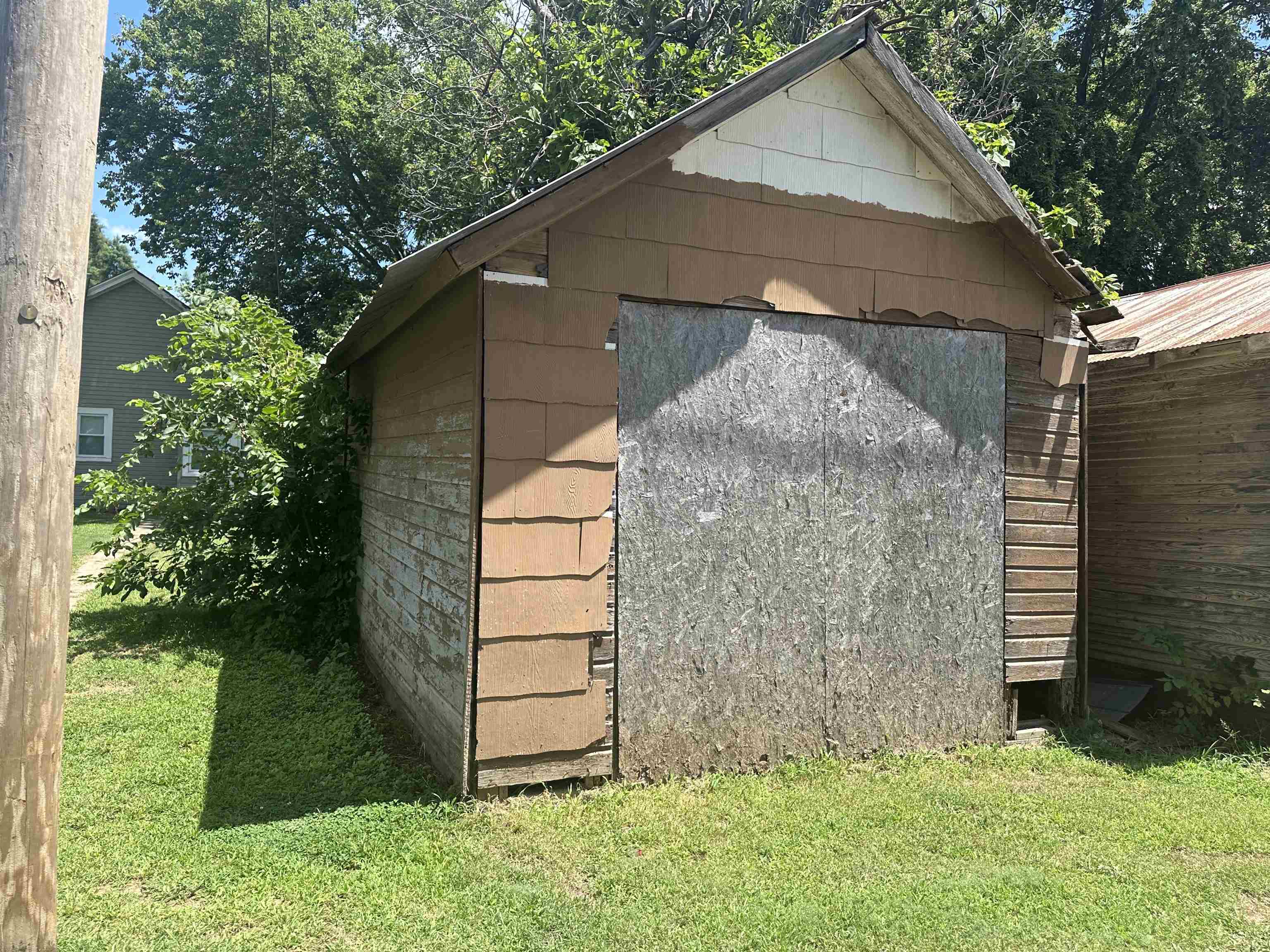219 N Market St. Property Photo 23