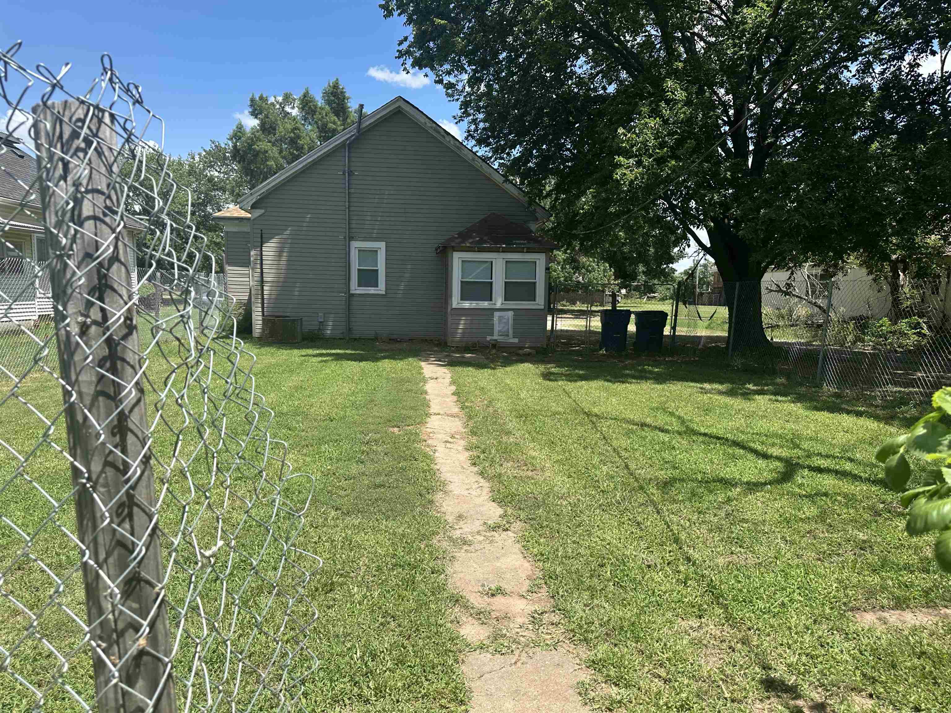 219 N Market St. Property Photo 25