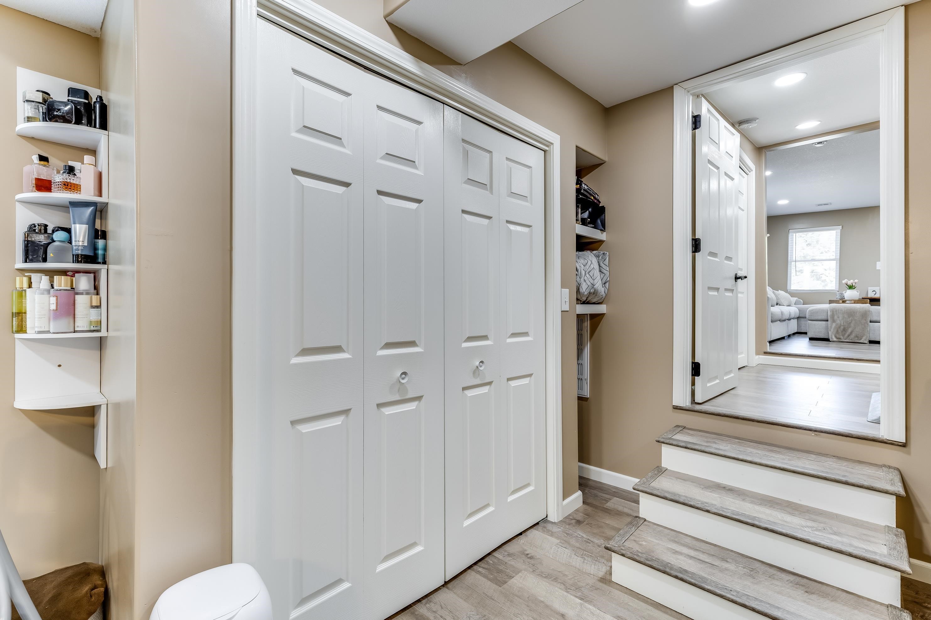 2819 N Park Place Property Photo 18