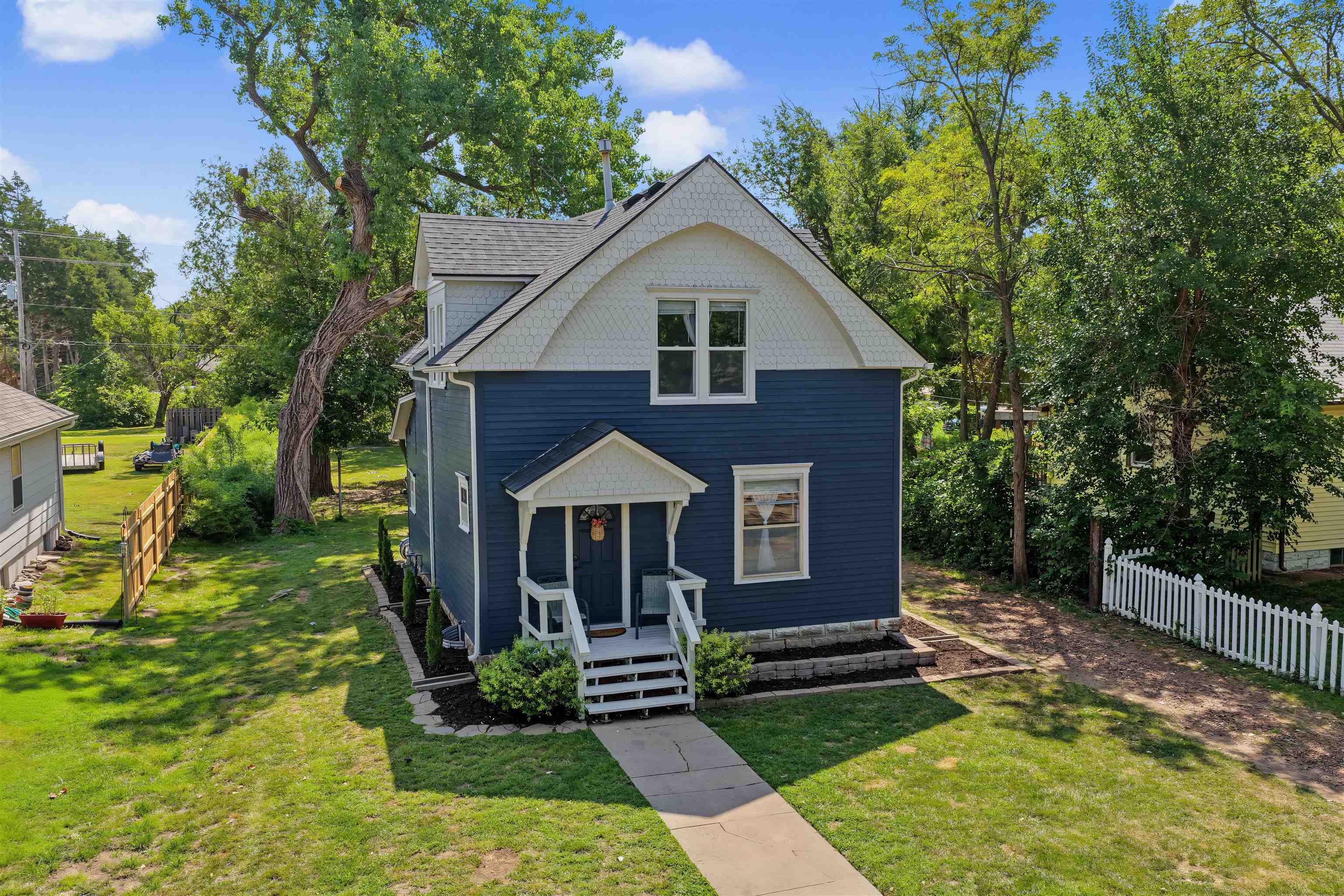 912 N Main St.