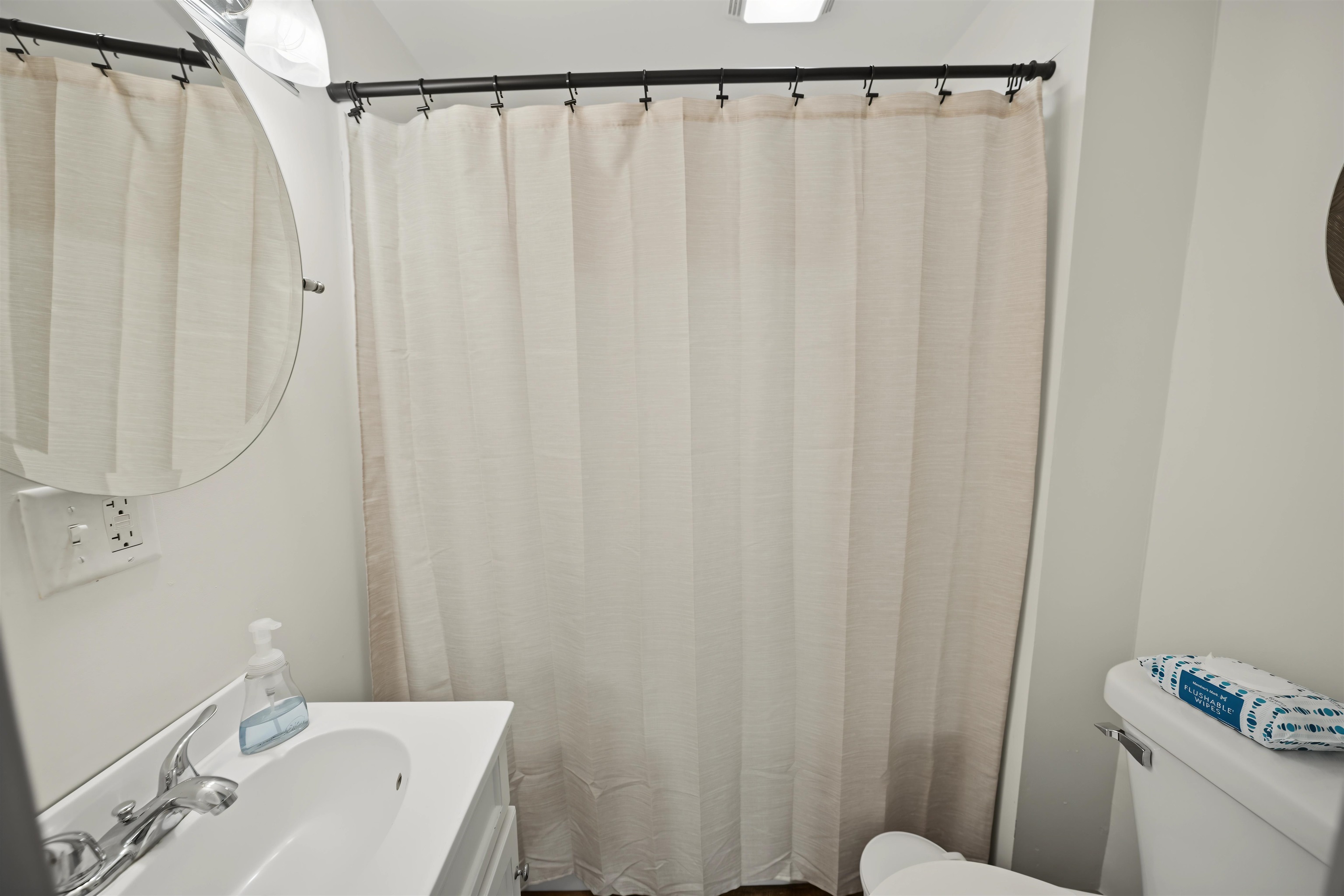 912 N Main St. Property Photo 23