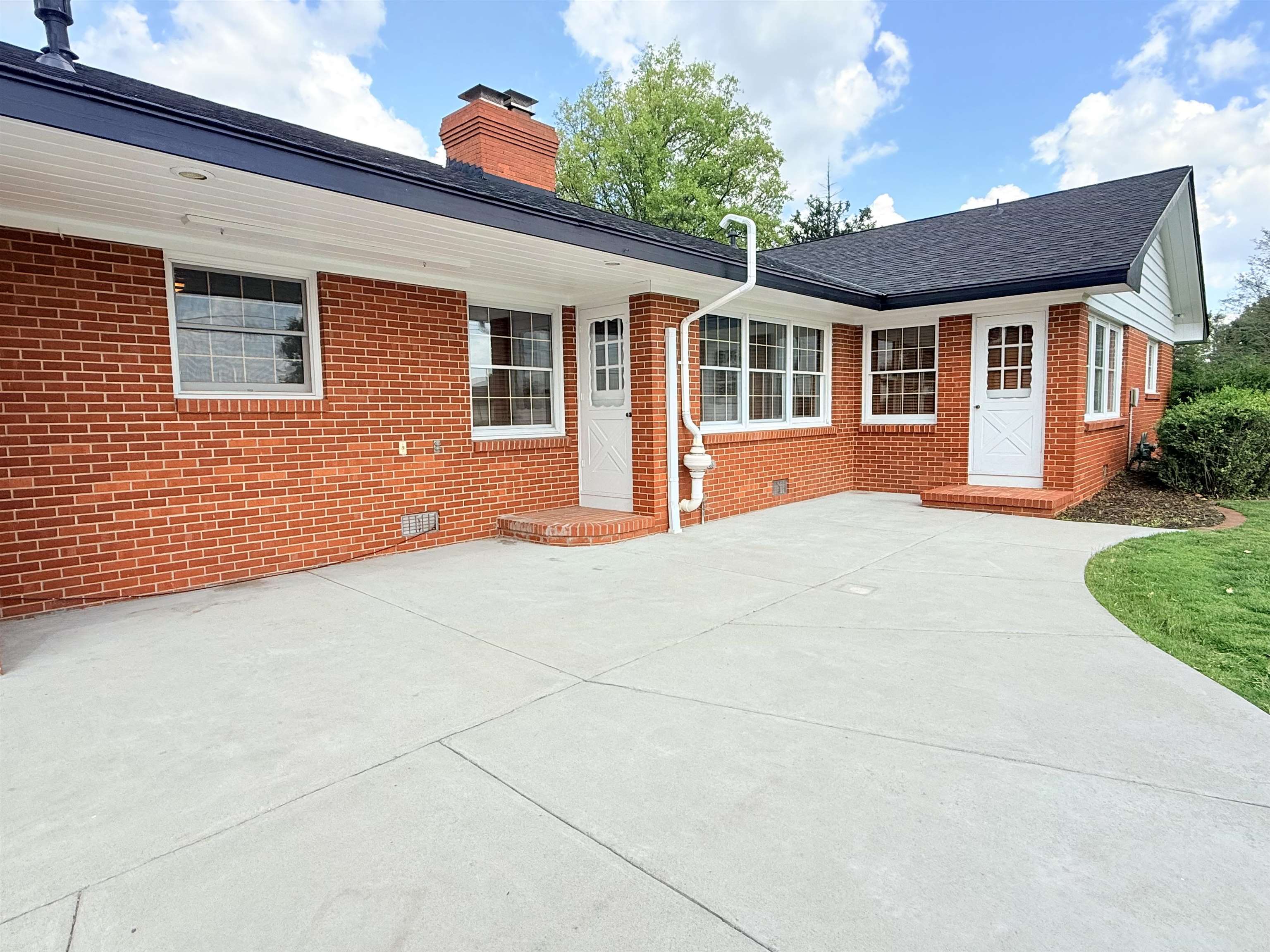 312 Willow Rd. Property Photo 34