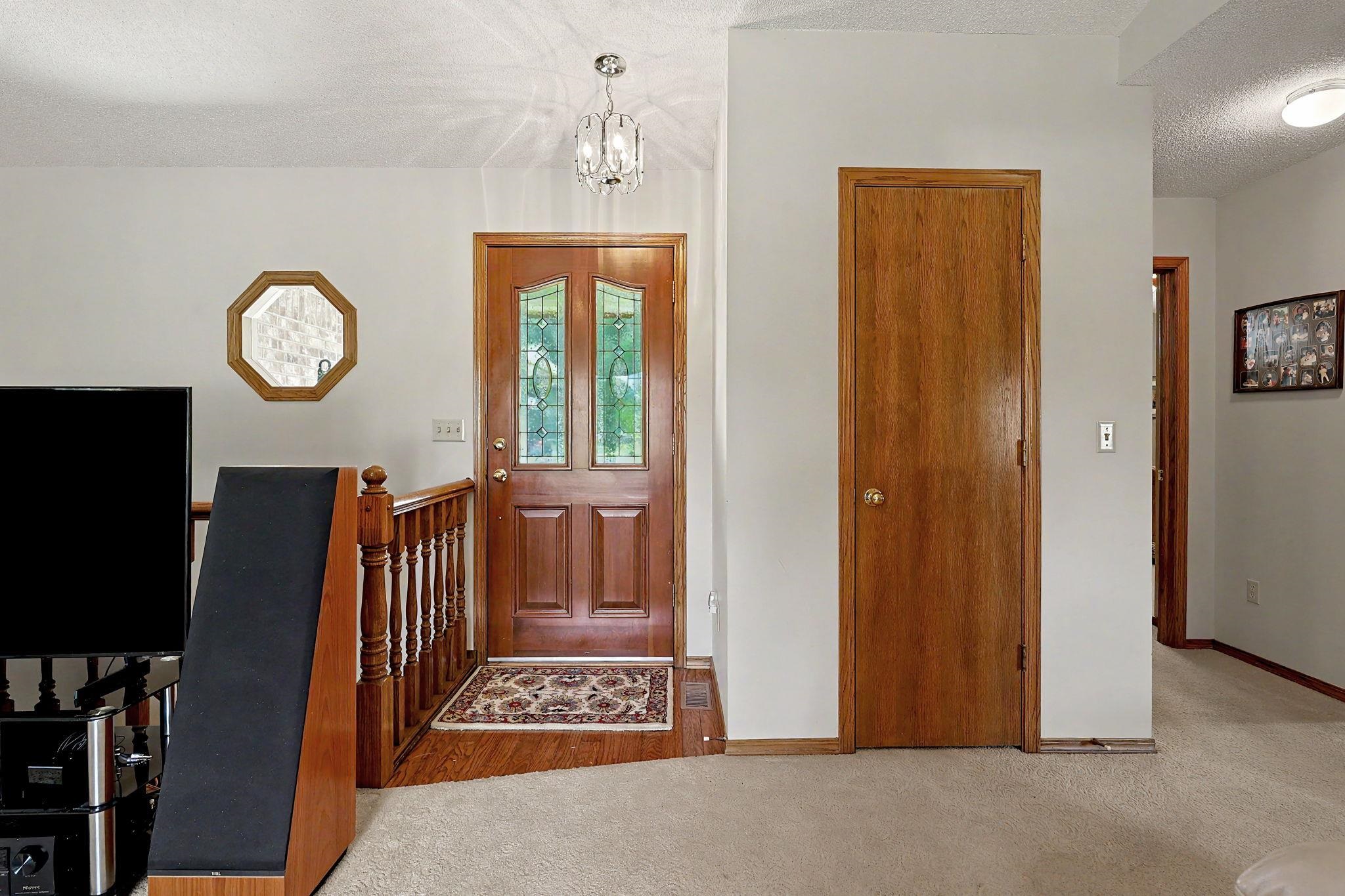 405 Sherman Dr Property Photo 3