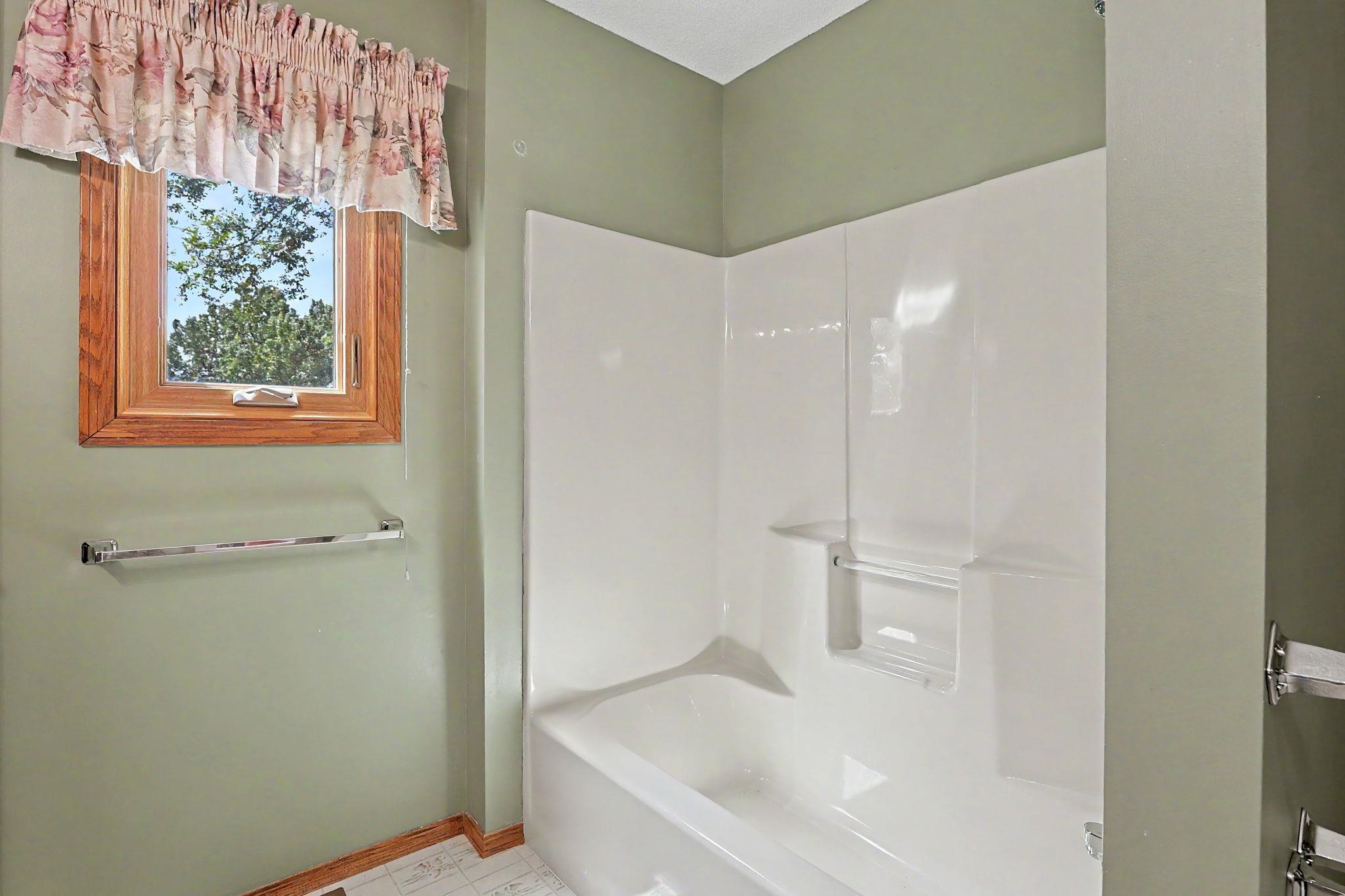 405 Sherman Dr Property Photo 19