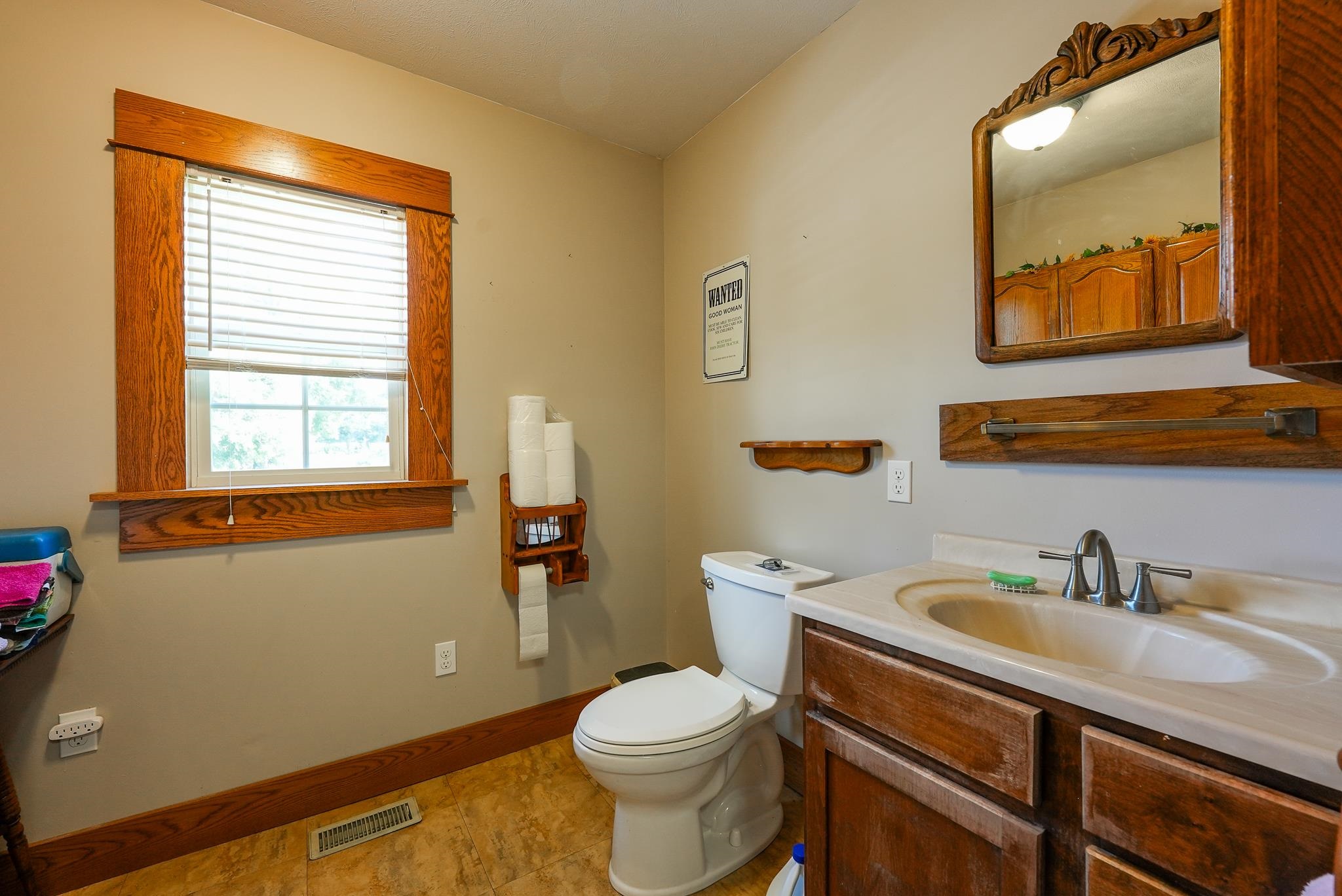438 E Main St Property Photo 18